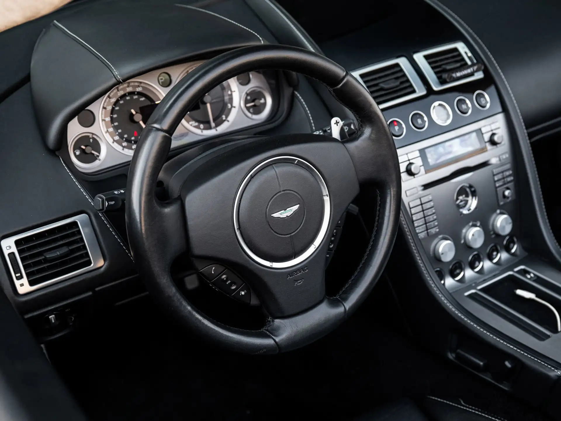 애스턴마틴 DB9 Volante 2006 검정 사진 8