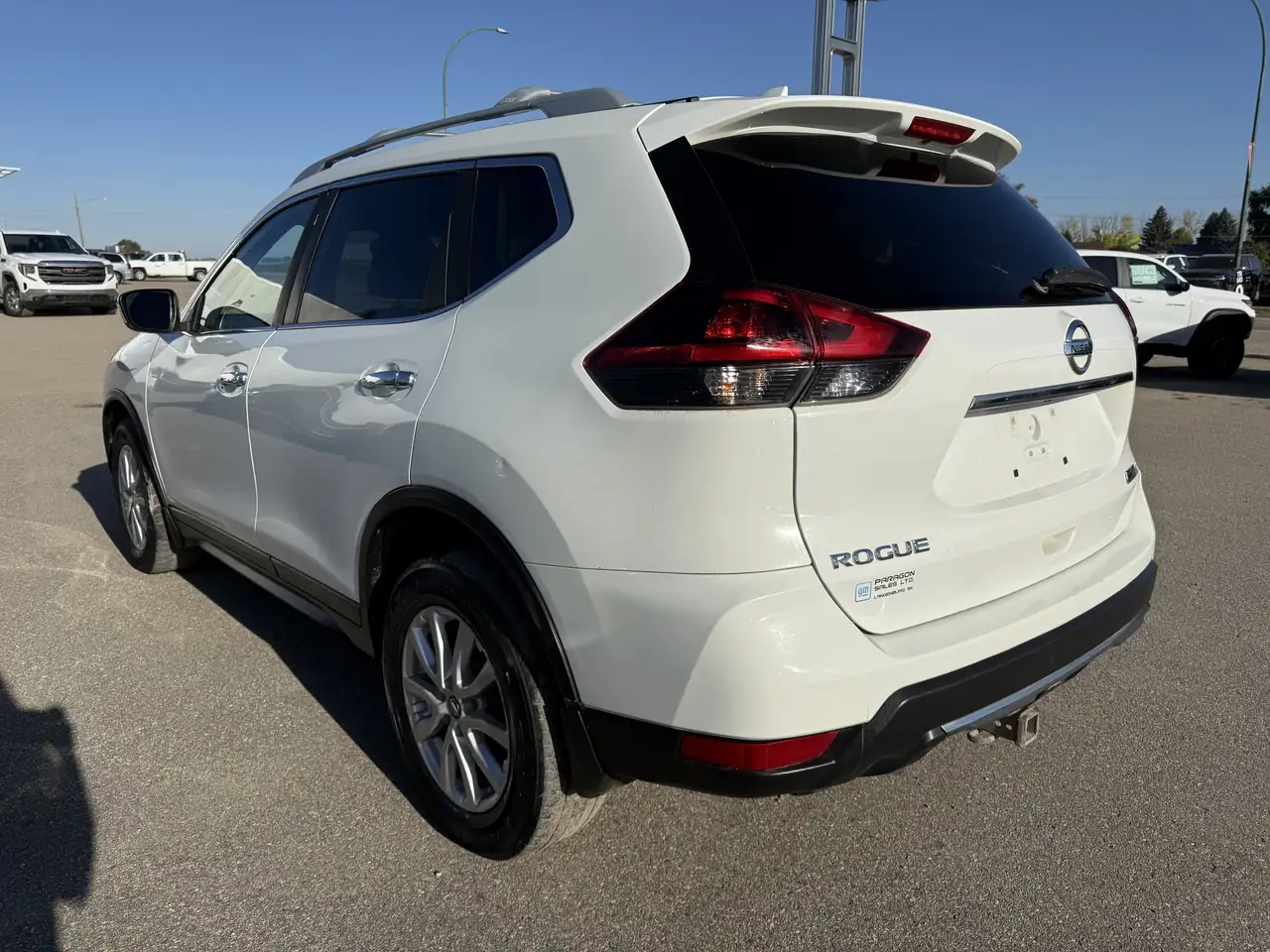 Nissan Rogue снимка Nissan Rogue