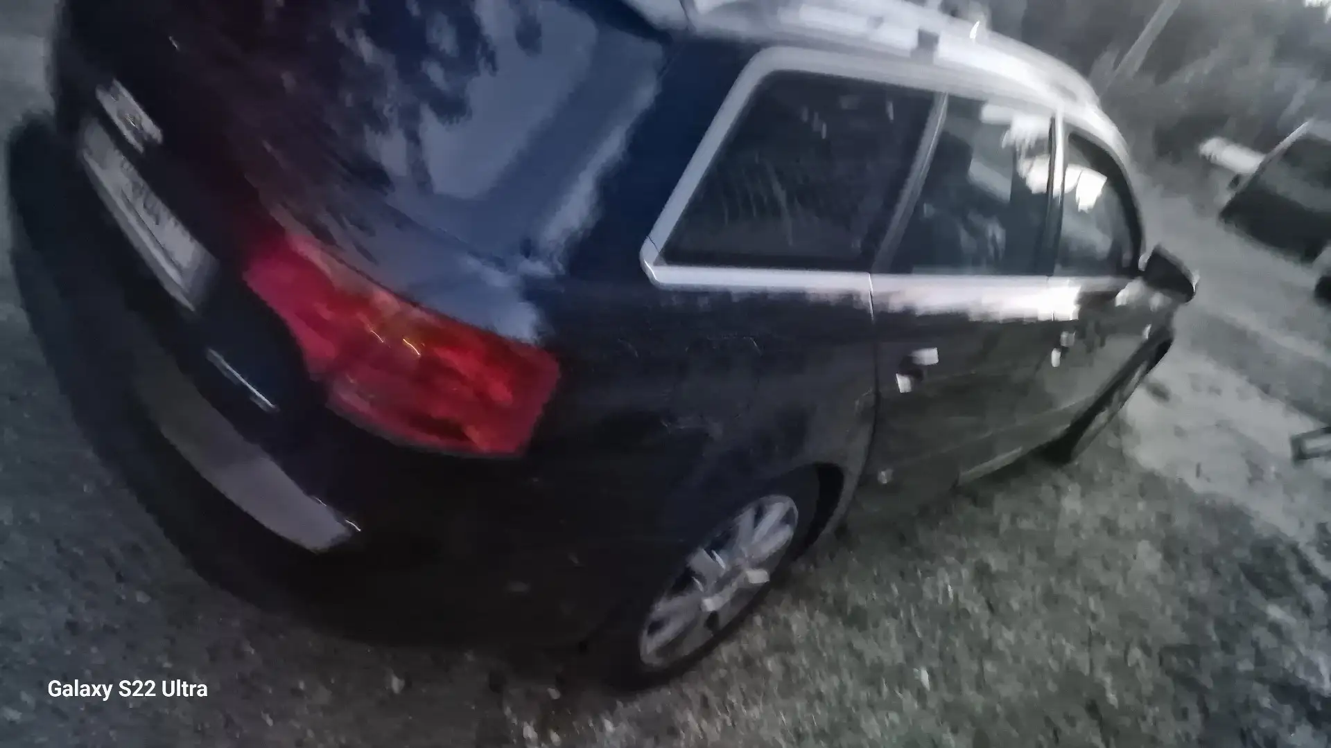 Audi A4 Avant 2.0 tdi sline - 1