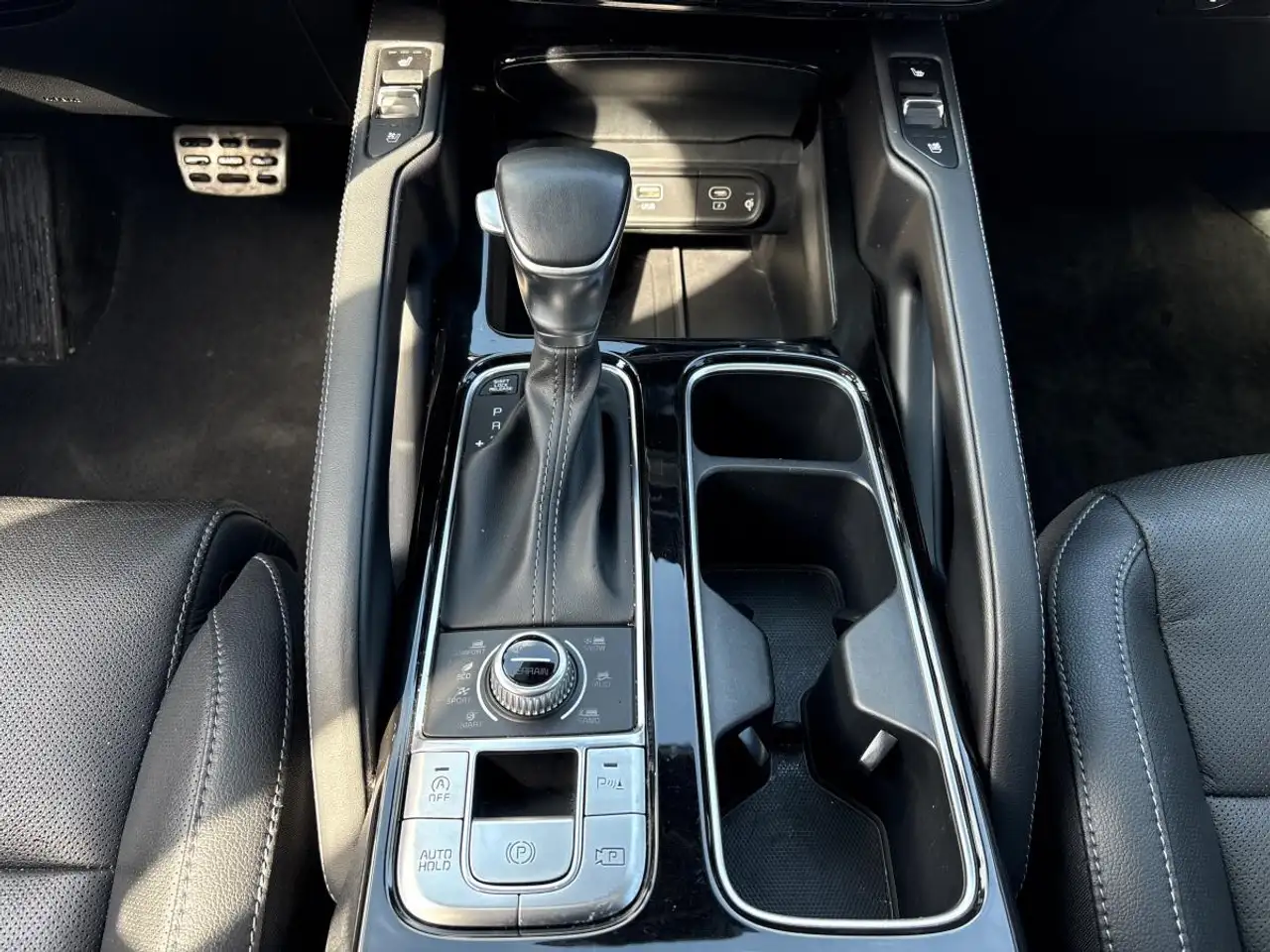 Kia Telluride снимка Kia Telluride