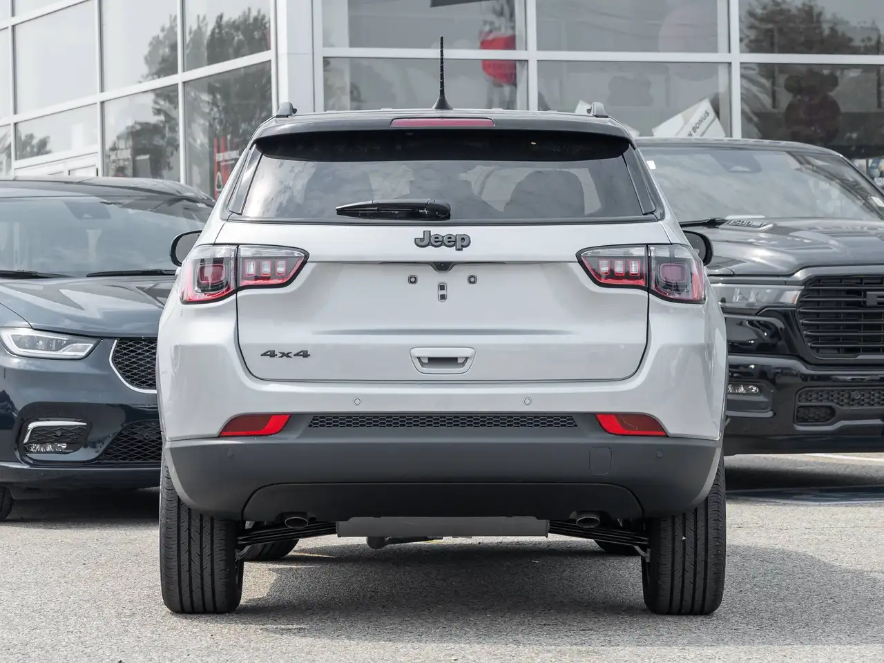 Jeep Compass photo Jeep Compass