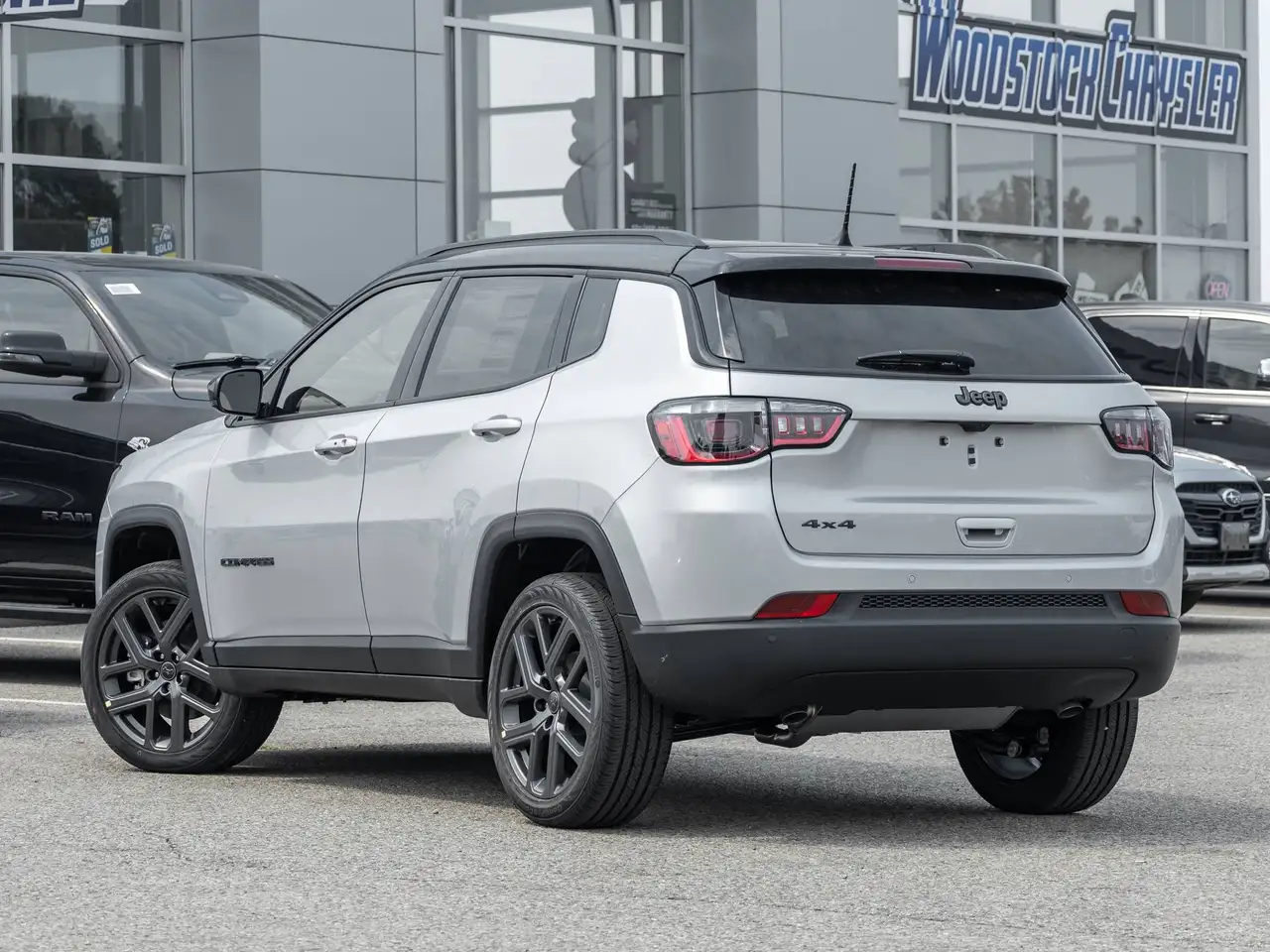 Jeep Compass photo Jeep Compass