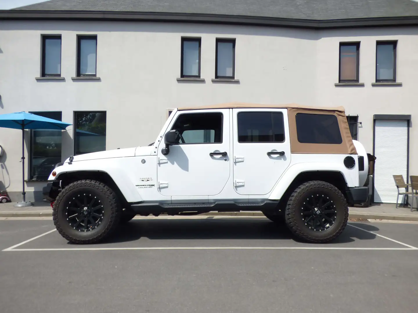 Jeep Wrangler 3.6i V6 Ultimate edition **67000km** Blanc - 2