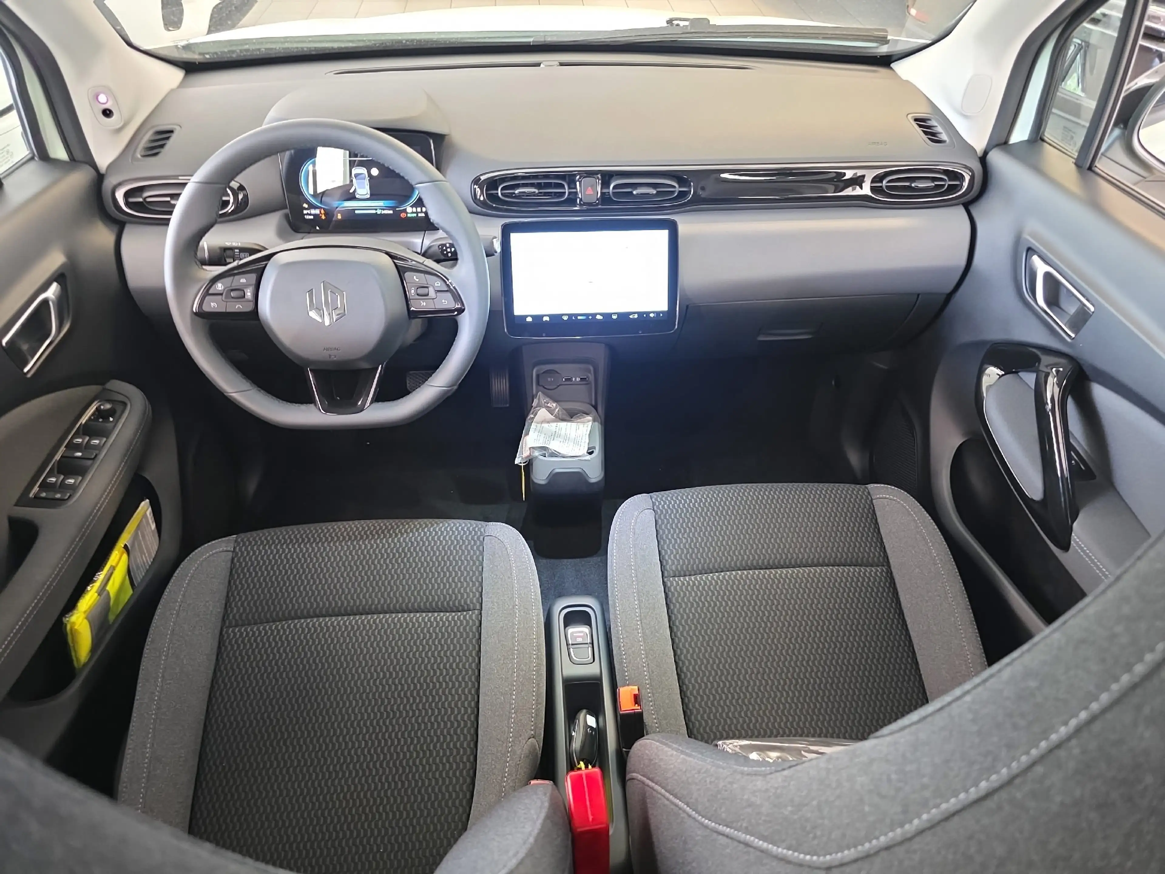 Leapmotor T03 37 kW/h BEV *Sonnendach*Navigationssystem* — photo 9