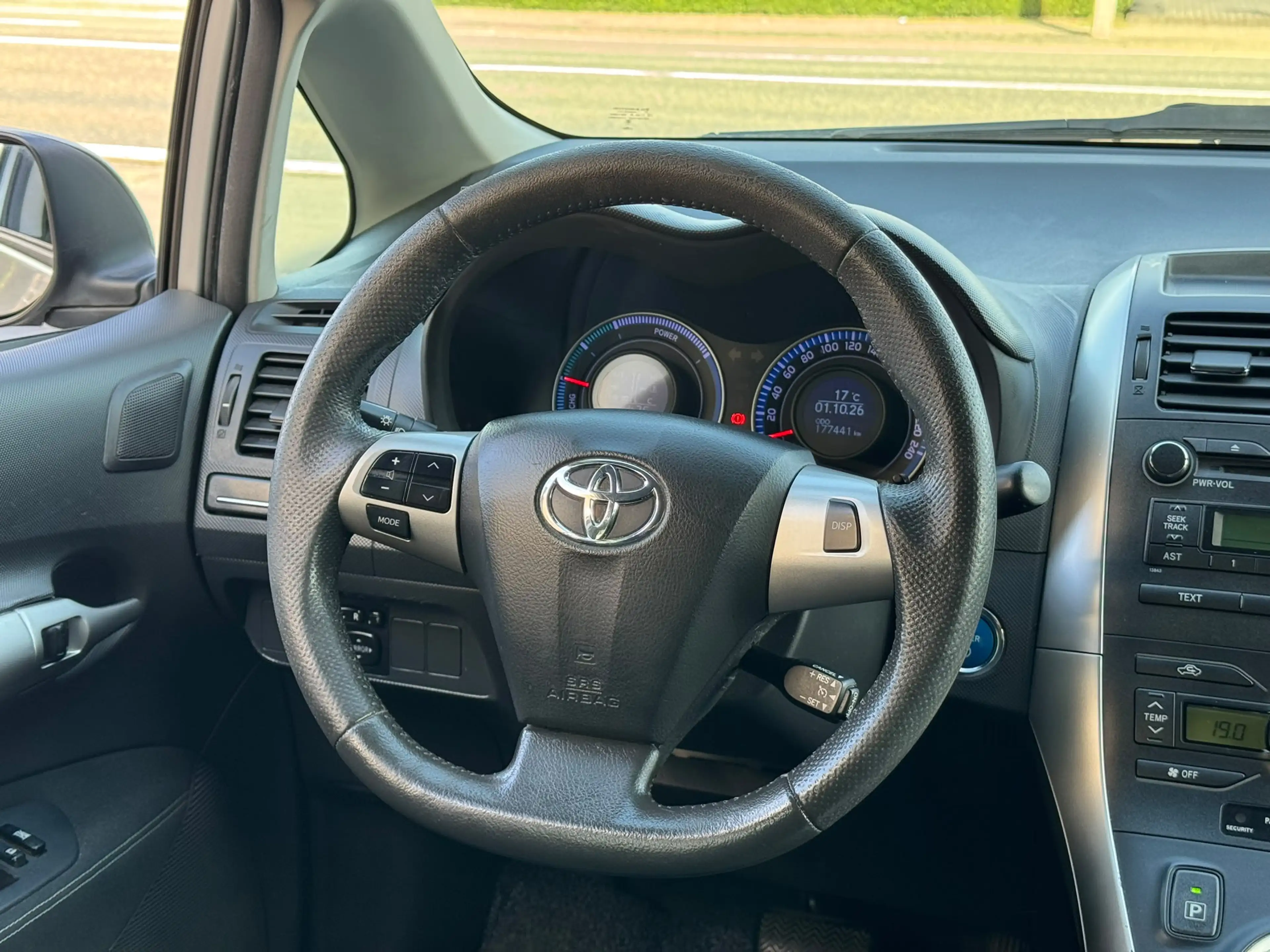 Toyota Auris Auris HEV 1.8i HSD Luna CVT — photo 13