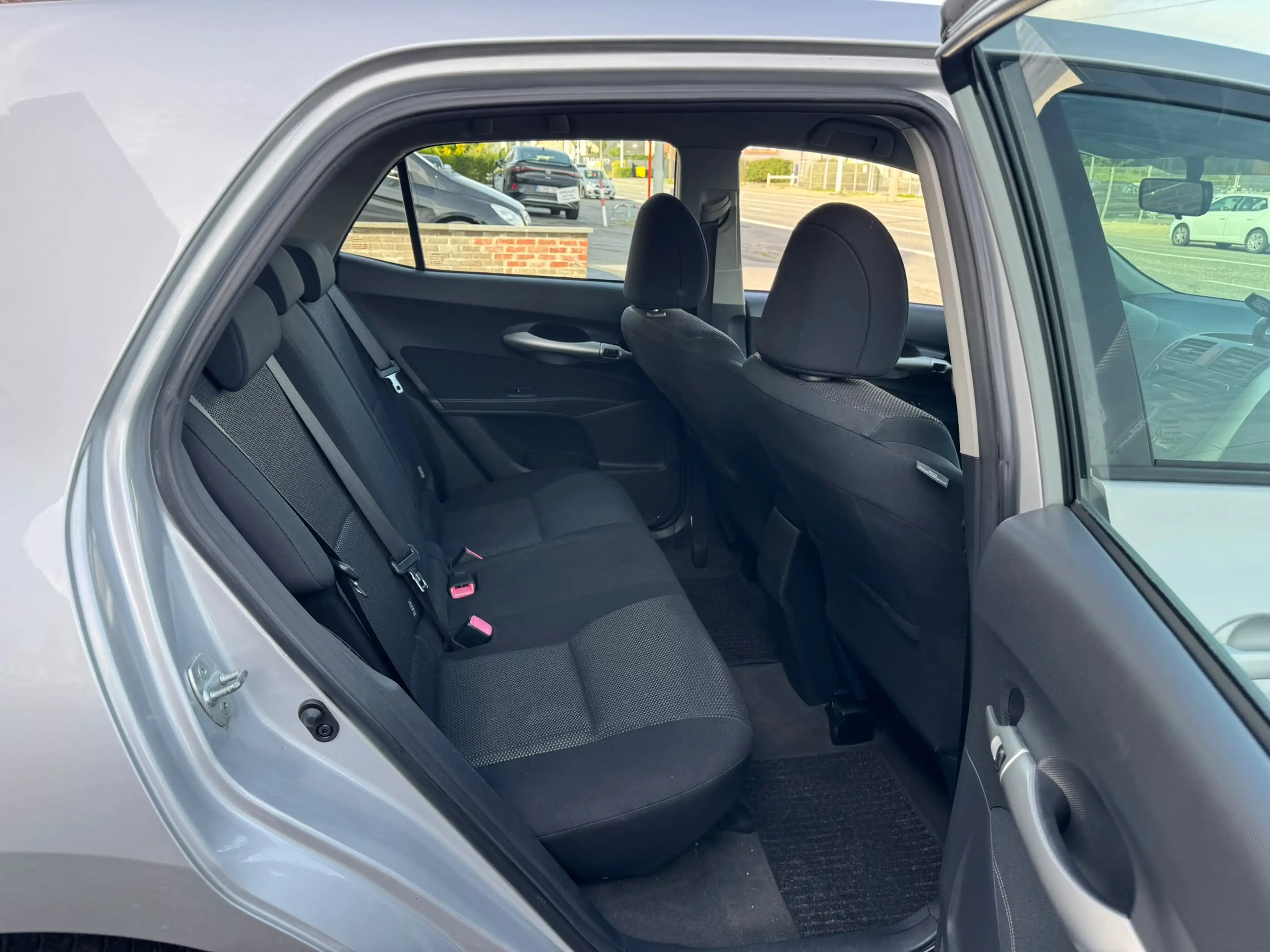 Toyota Auris Auris HEV 1.8i HSD Luna CVT — photo 10