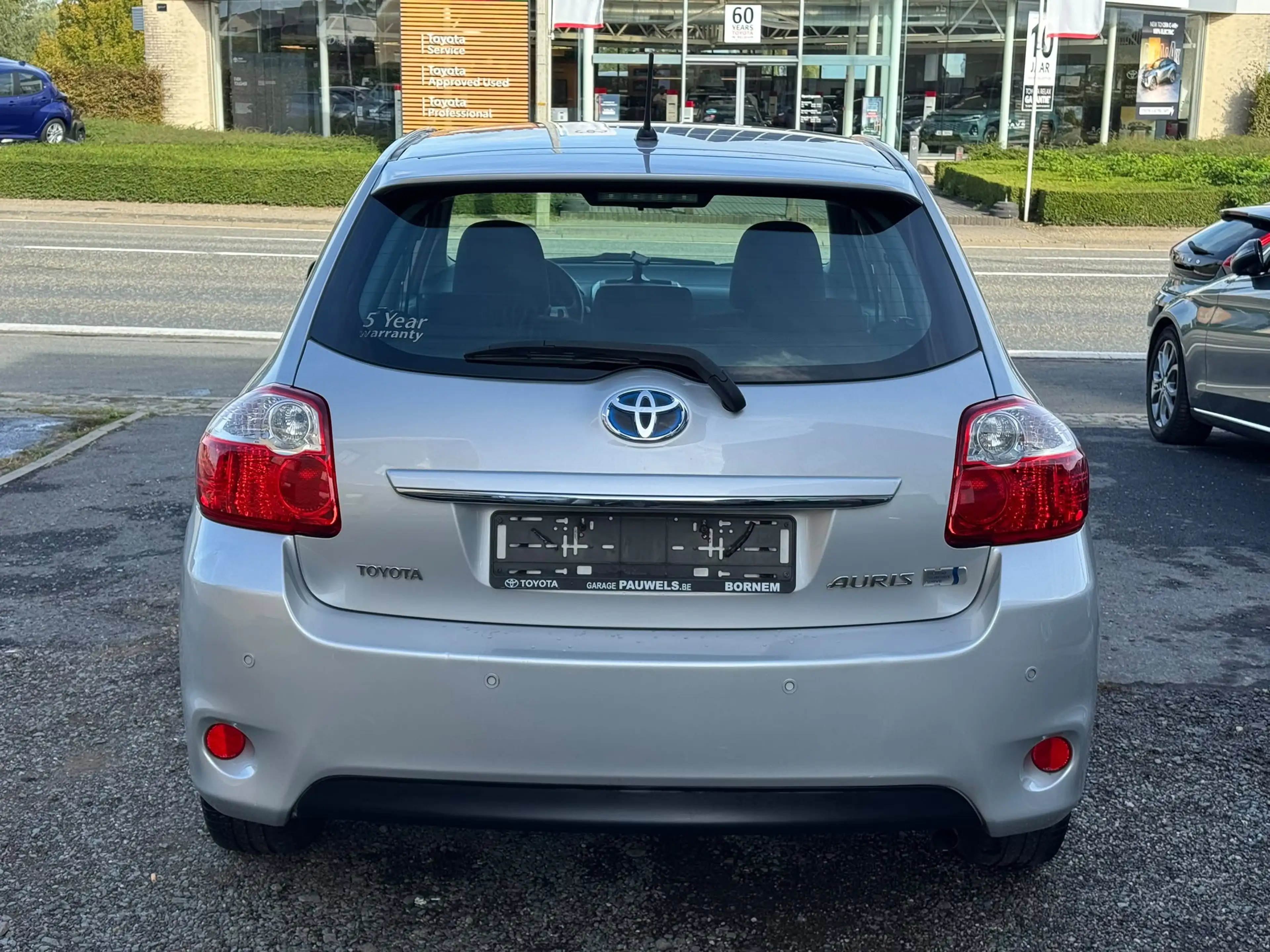 Toyota Auris Auris HEV 1.8i HSD Luna CVT — photo 5