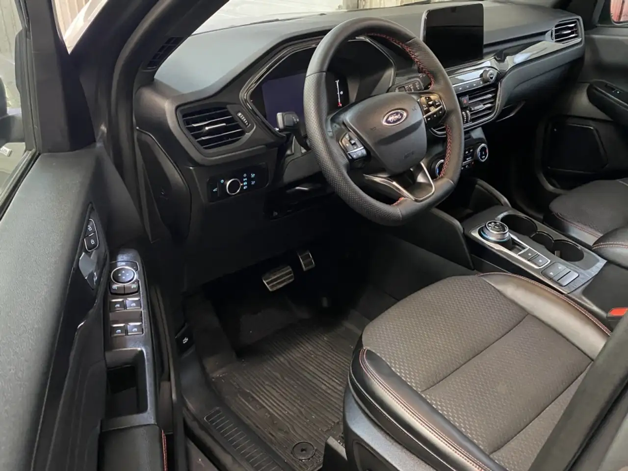Ford Escape снимка Ford Escape