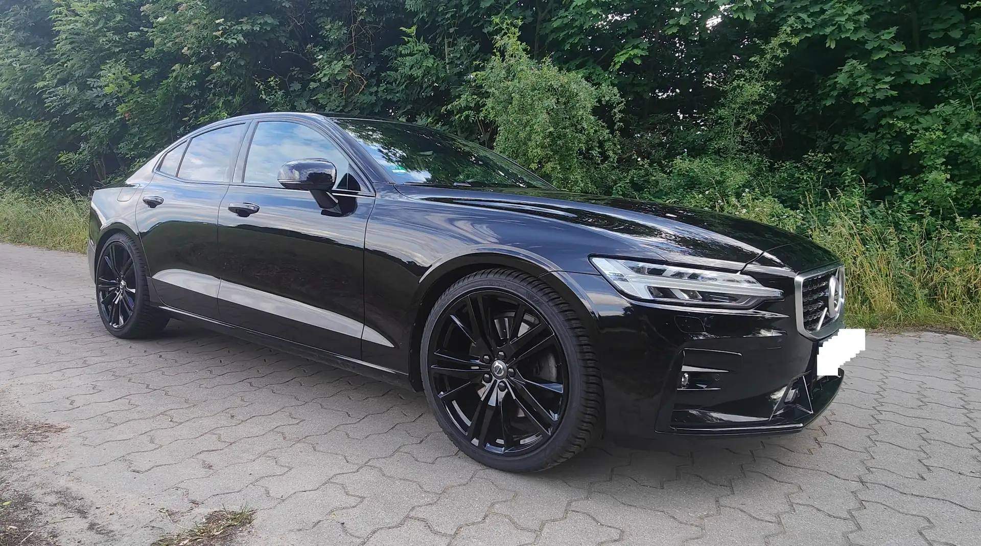 Volvo S60 S60 T5 Geartronic RDesign*HUD*Pano*SHZ Schwarz - 2