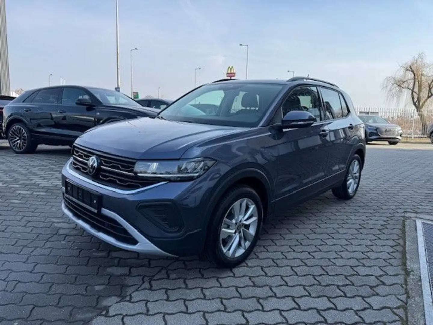 Volkswagen T-Cross 1.0 TSI DSG Life ACC LED Ready App Kam Grau - 1