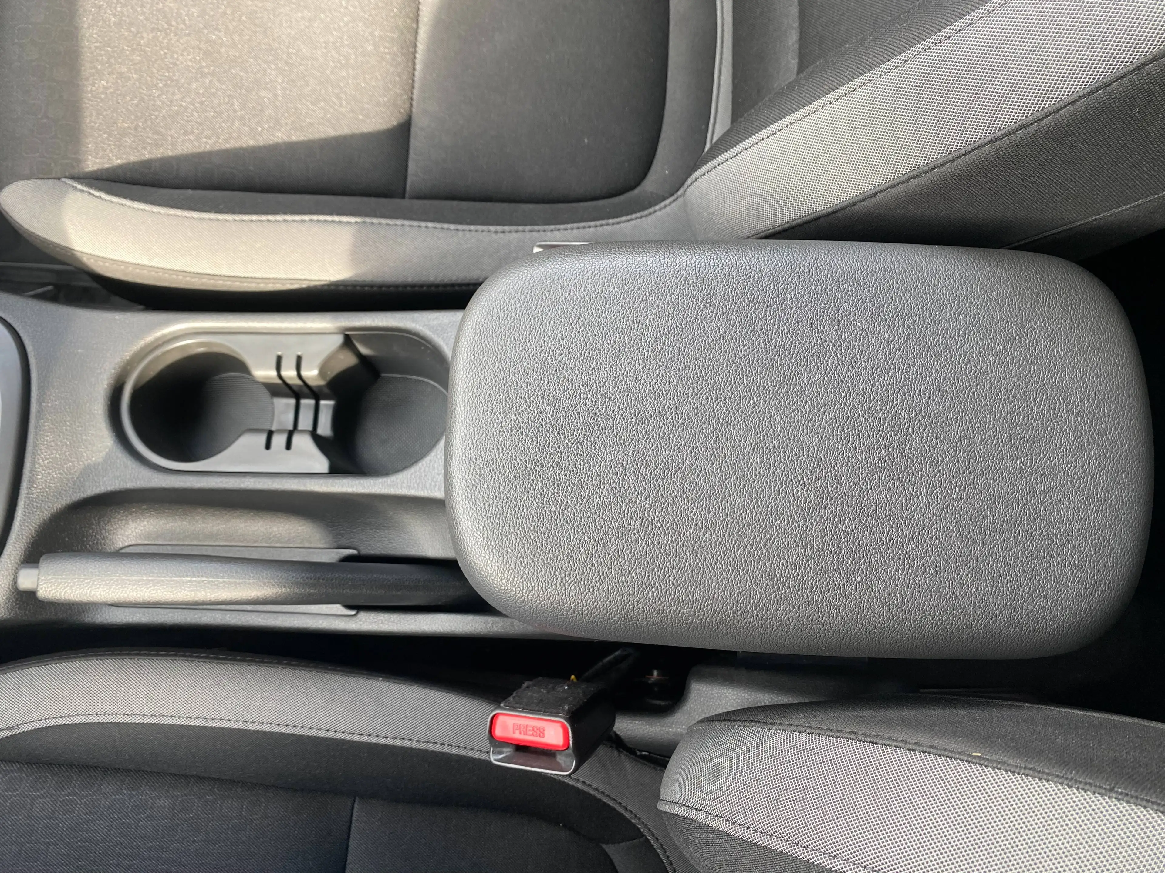 Hyundai KONA 1.6 TGDI 7G-DCT 4WD Premium 1.Hand LED Navi Kamera Carplay HeadUP — photo 31