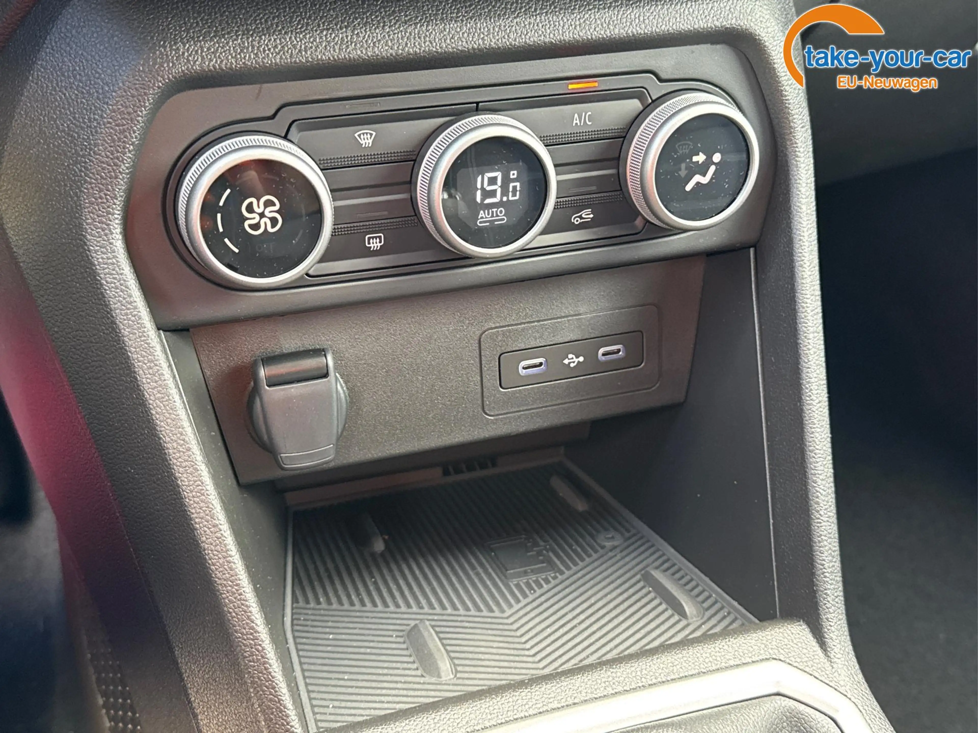 Dacia Jogger Journey NAVI+KAMERA+SHZ+PDC+LED+16"LM 1.0 Tce 1... — photo 19