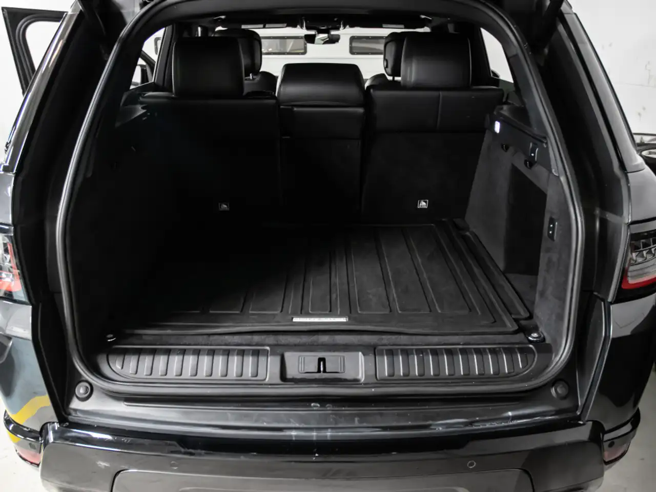 Land Rover Range Rover Sport снимка Land Rover Range Rover Sport