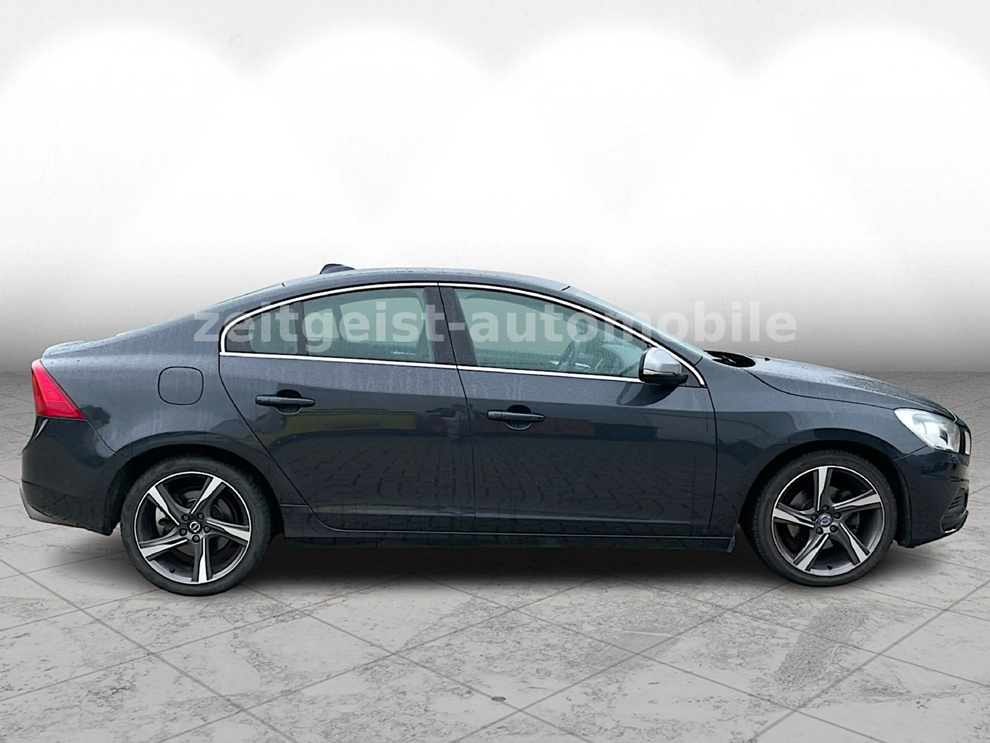 Volvo S60 1.6i R-Design*TÜV & SERVICE NEU* — photo 7