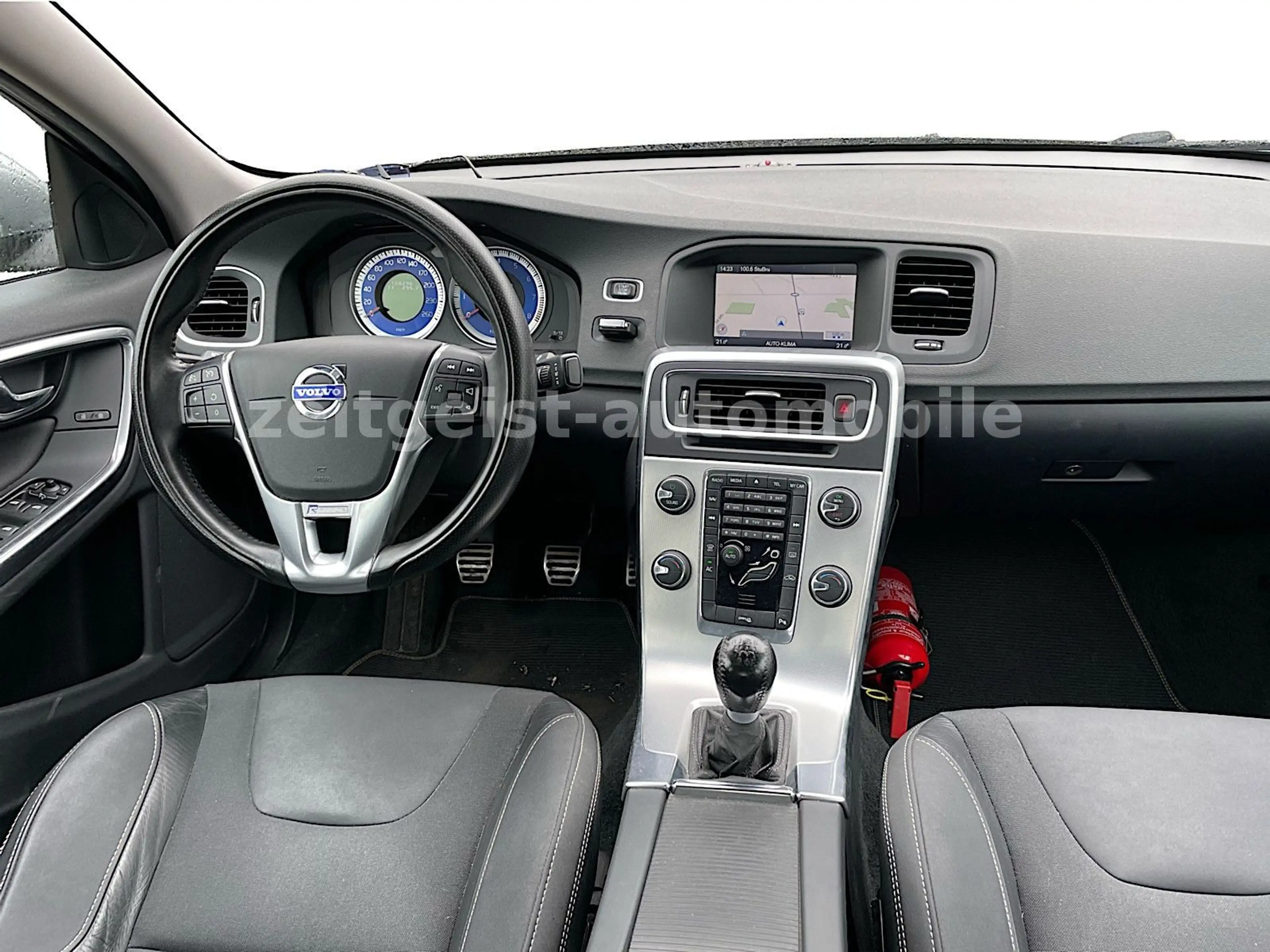 Volvo S60 1.6i R-Design*TÜV & SERVICE NEU* — photo 10