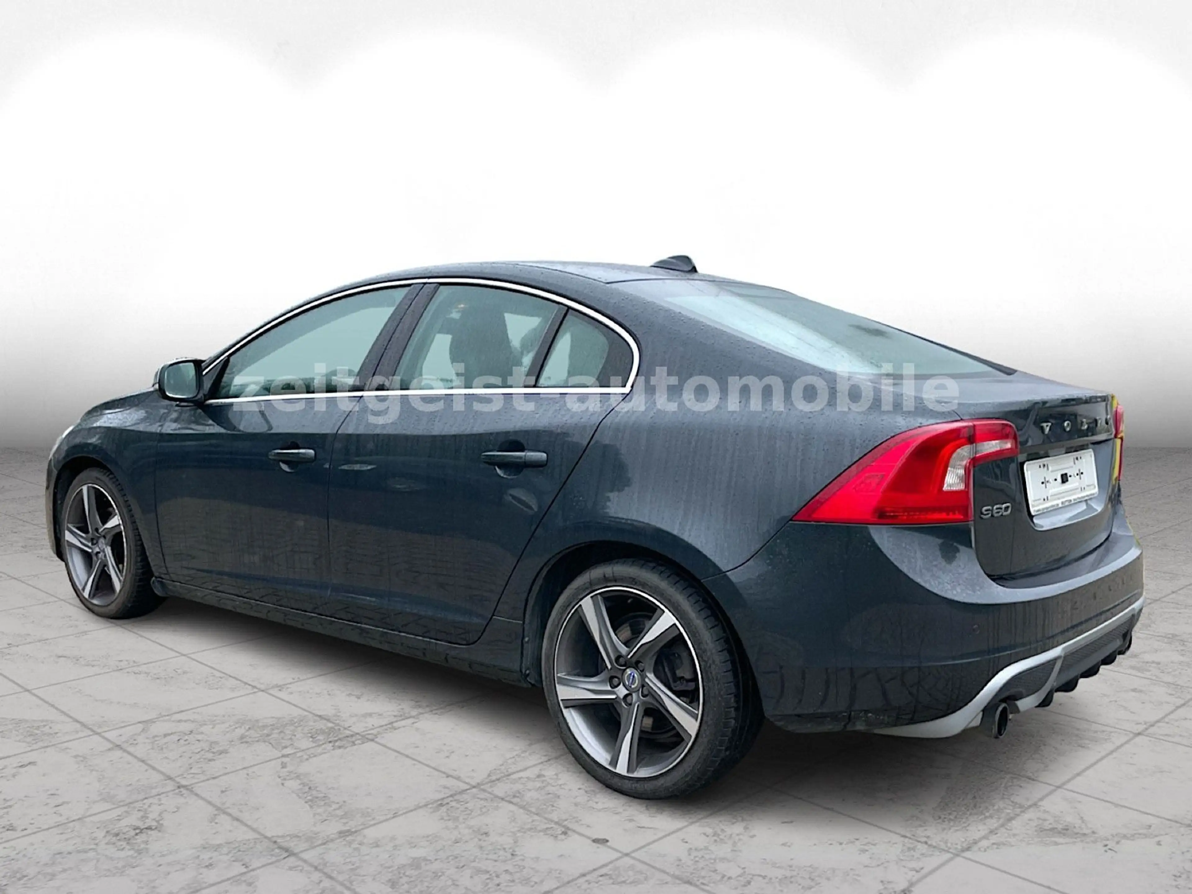 Volvo S60 1.6i R-Design*TÜV & SERVICE NEU* — photo 5