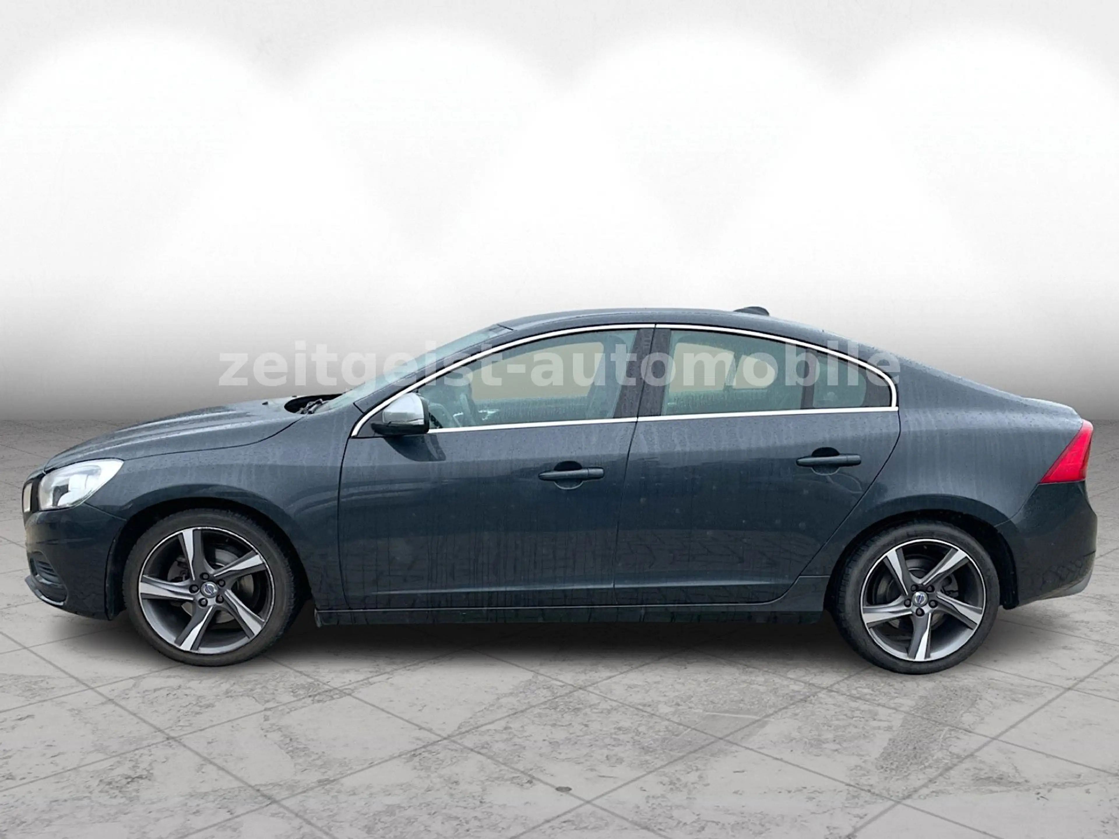 Volvo S60 1.6i R-Design*TÜV & SERVICE NEU* — photo 4