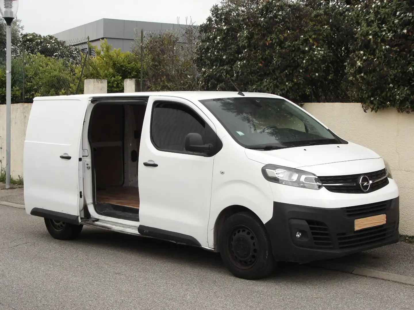 Opel Vivaro III L2 Business Blanc - 2