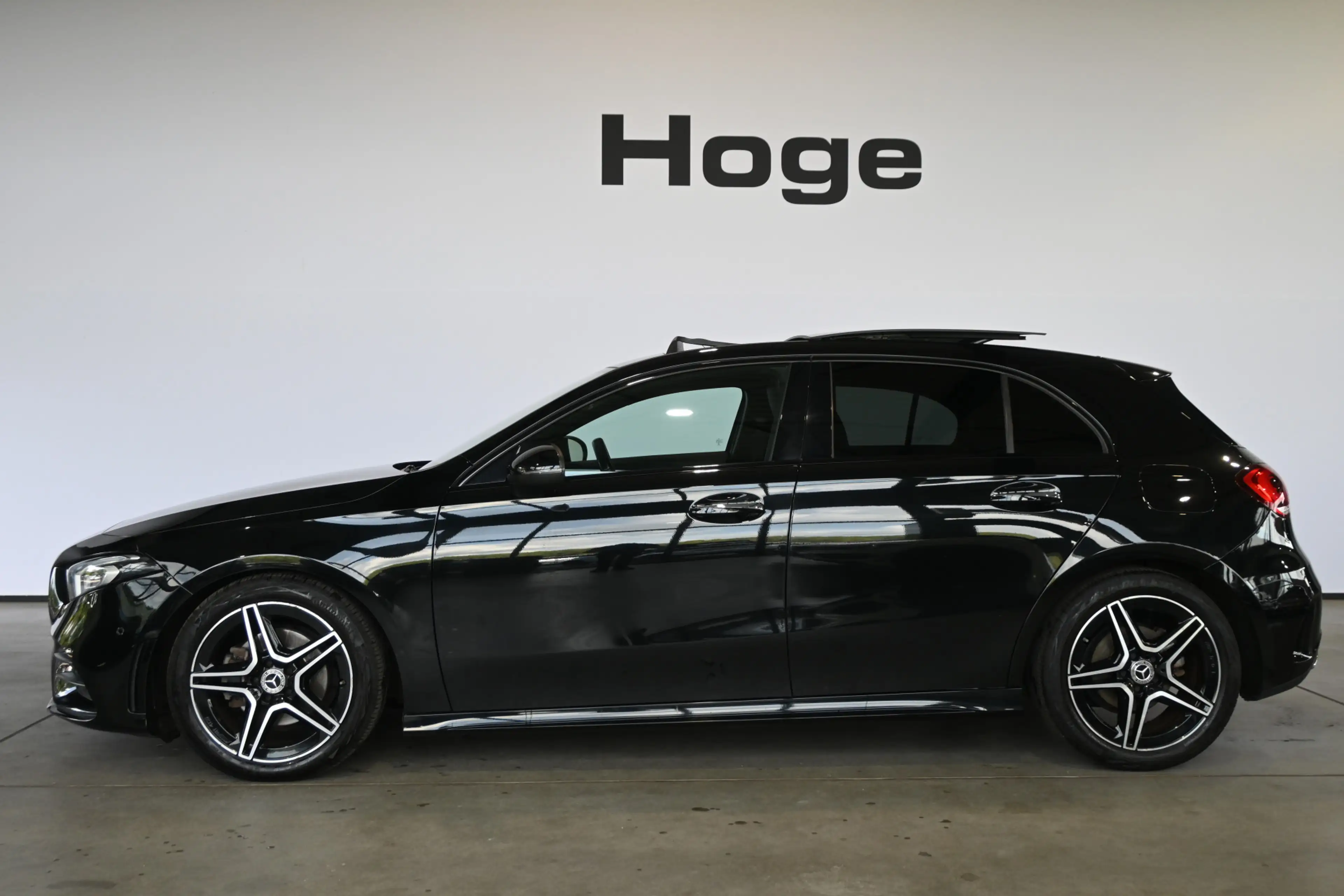Mercedes-Benz A 180 Business Solution AMG Nap! Clima CarPlay Cruise Pa — photo 3