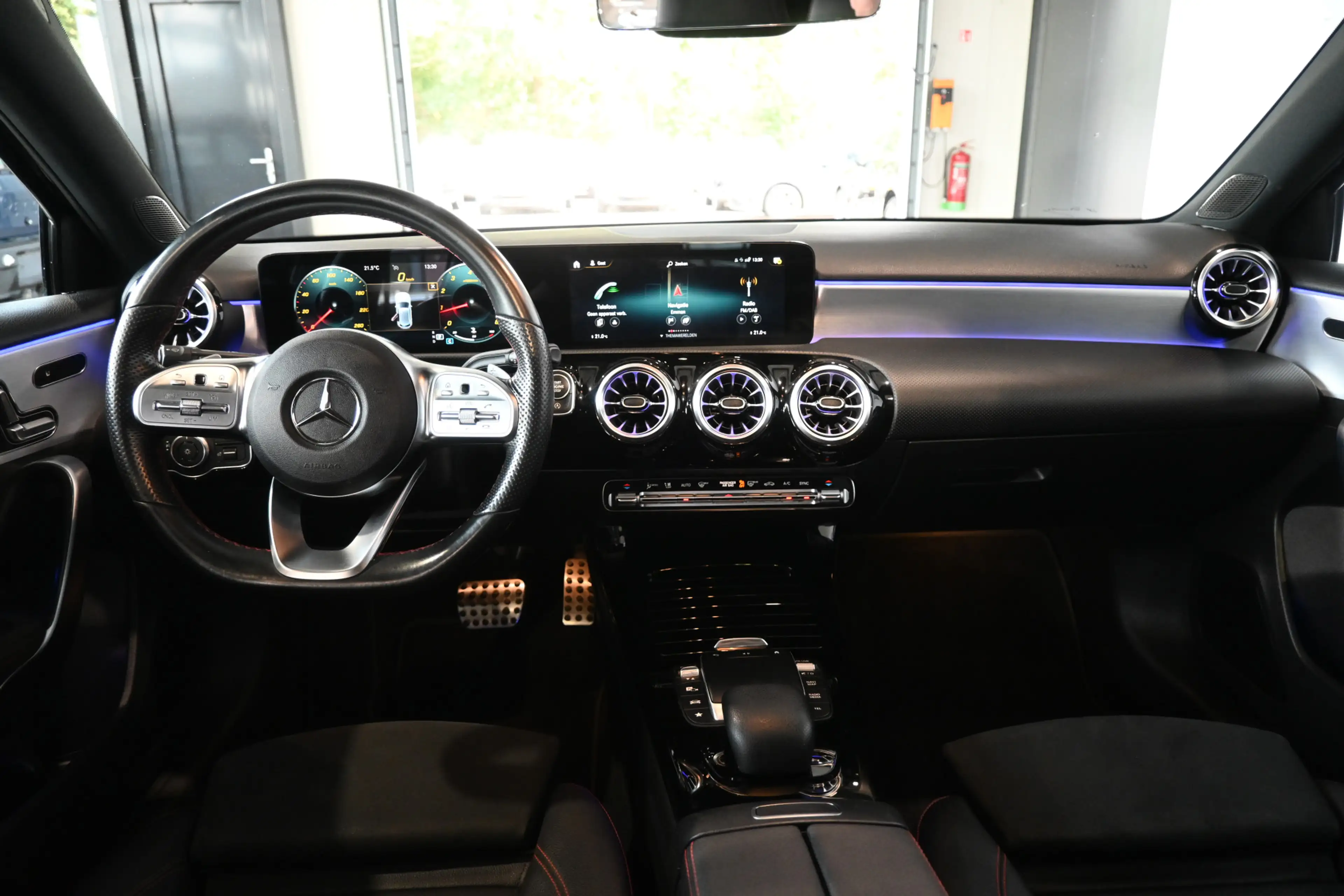 Mercedes-Benz A 180 Business Solution AMG Nap! Clima CarPlay Cruise Pa — photo 2