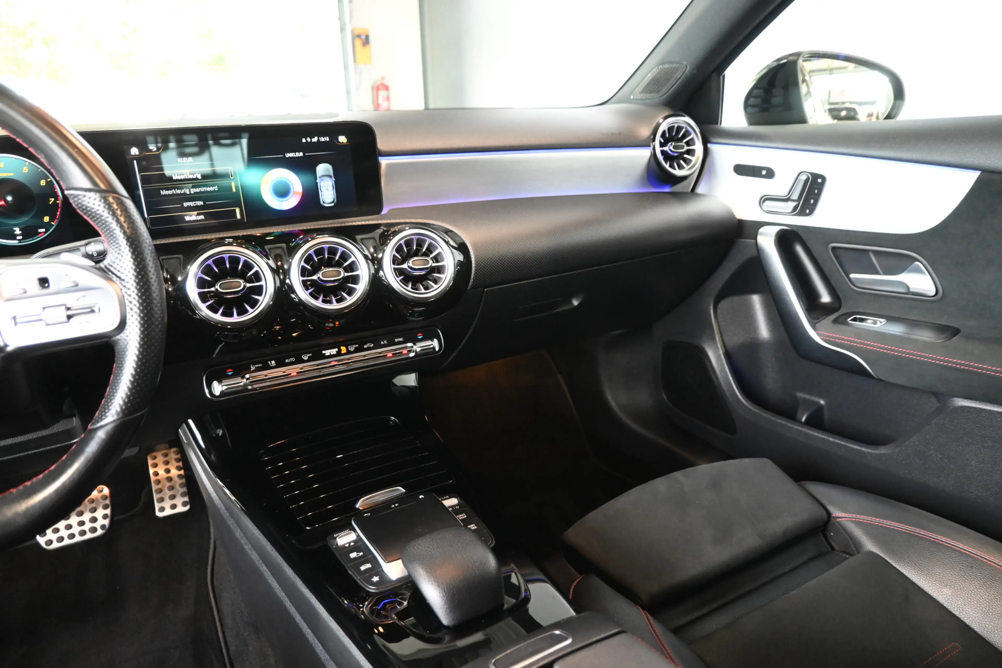Mercedes-Benz A 180 Business Solution AMG Nap! Clima CarPlay Cruise Pa — photo 9