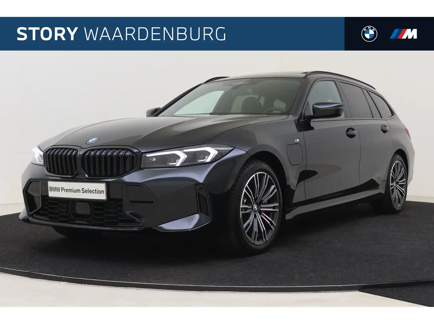 BMW 320 3 Serie Touring 320e M Sport Automaat / Panoramada Zwart - 1