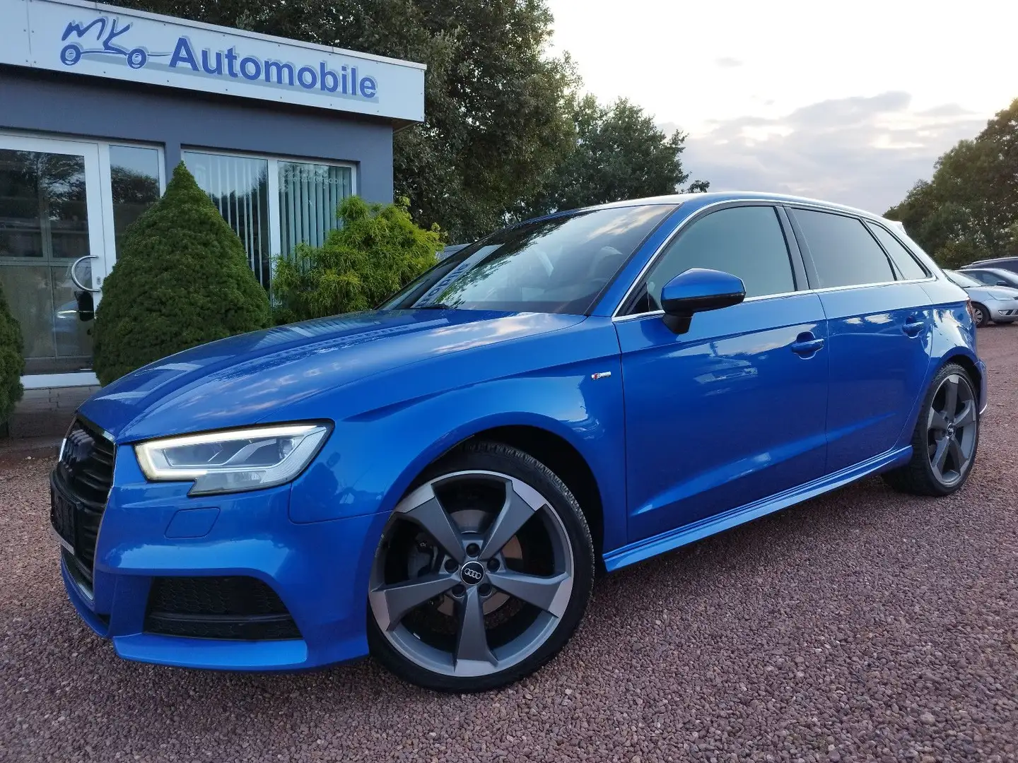 Audi A3 Sportback 3 x S-line *LED+DSG+Navi+Massage* Blau - 1