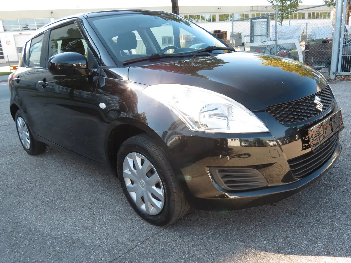 Suzuki Swift 1,2 4WD  *TÜV neu,KD neu,8-fach ber., TOP* Schwarz - 1