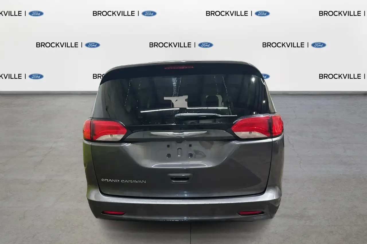 Chrysler Grand Caravan снимка Chrysler Grand Caravan