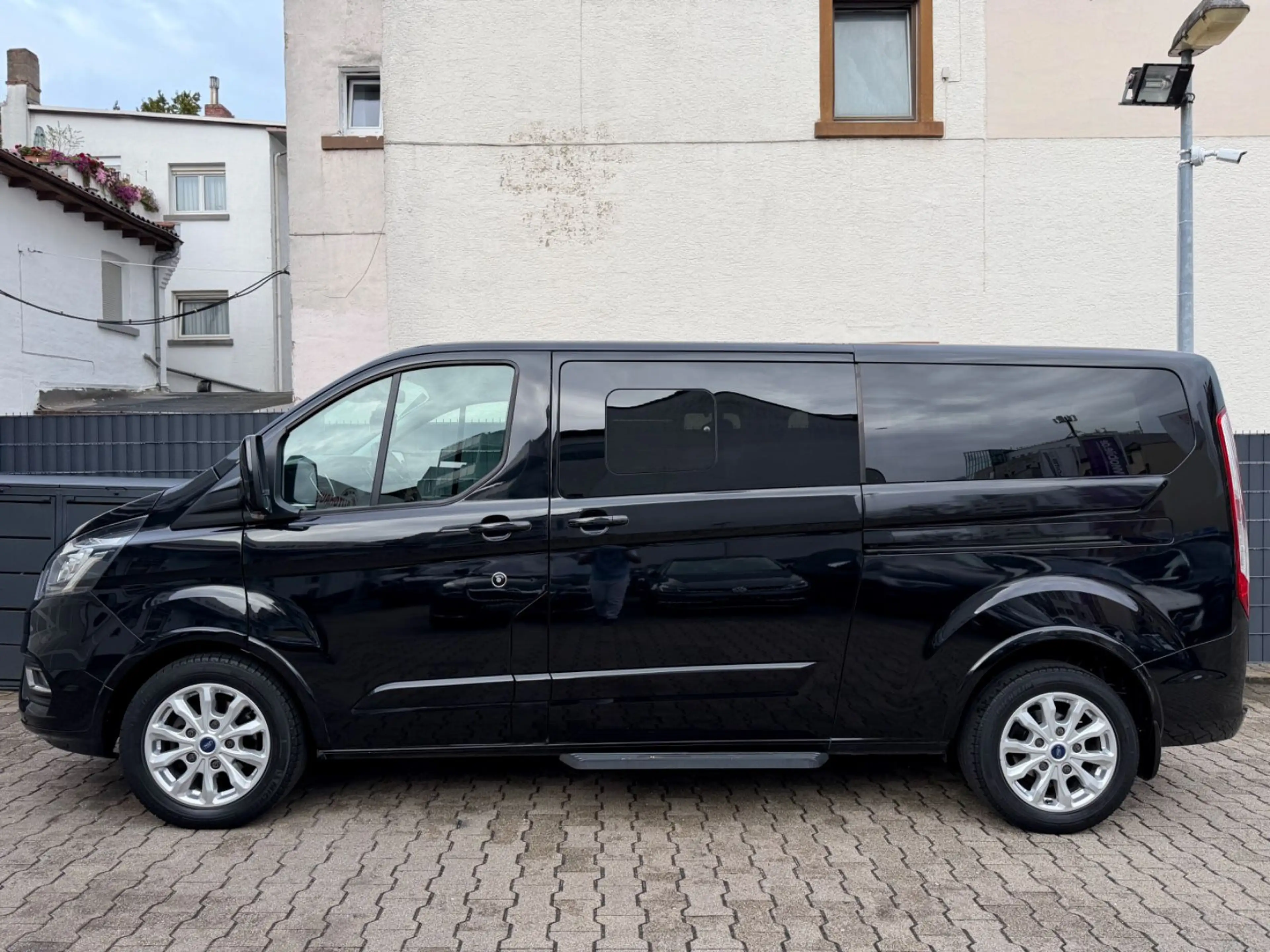 Ford Tourneo Custom Kombi 320L2*9SITZ*1HD*RFK*AHK*19% — photo 11