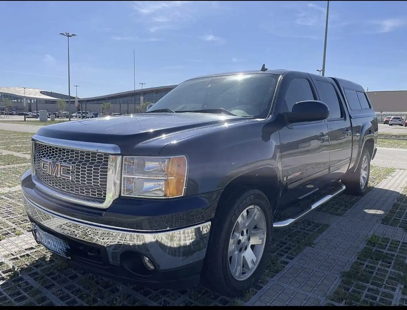 GMC Sierra SLT Blau - 1