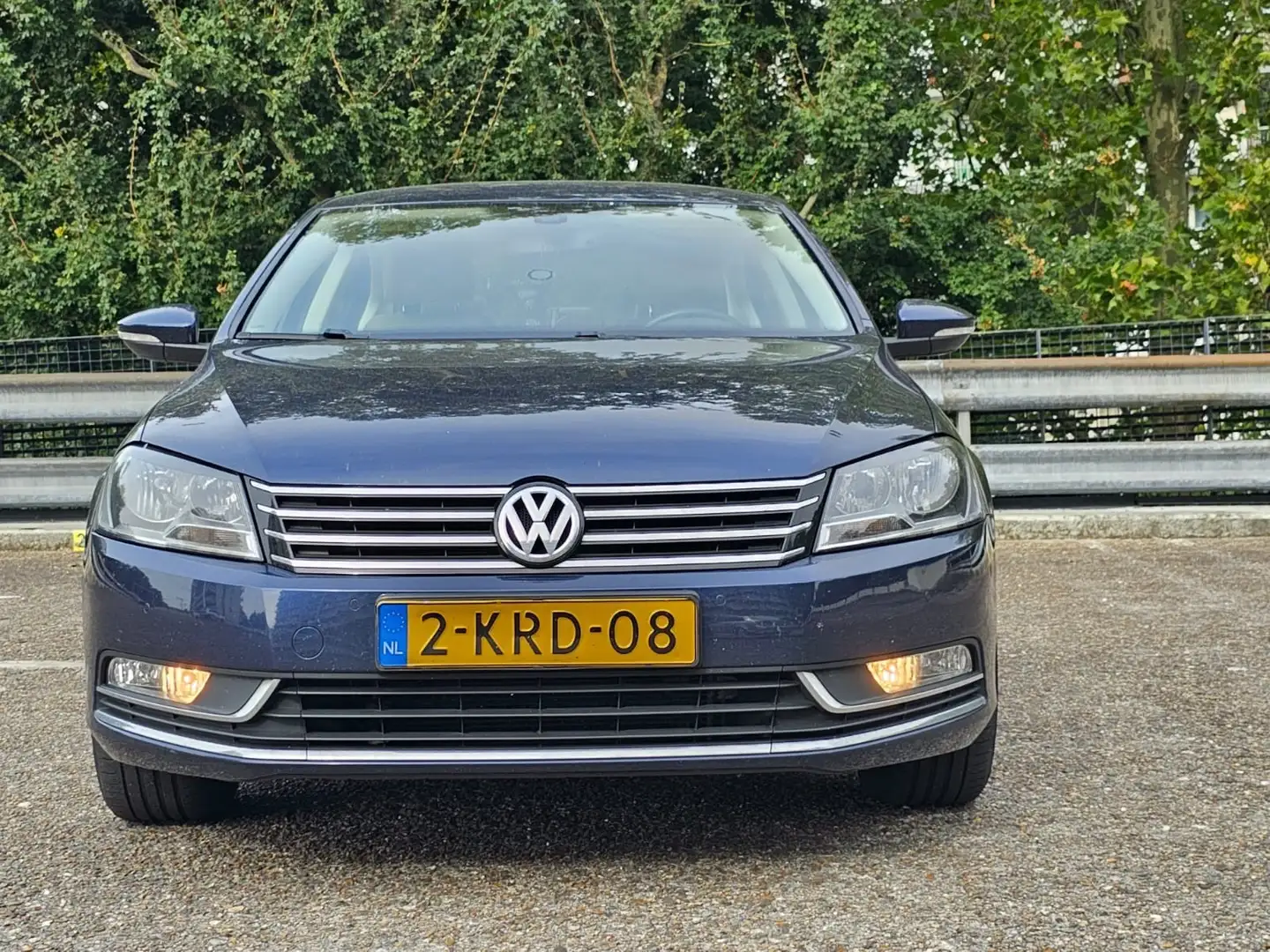 Volkswagen Passat 1.6 TDI BlueMotion Technology Comfortline Blauw - 1