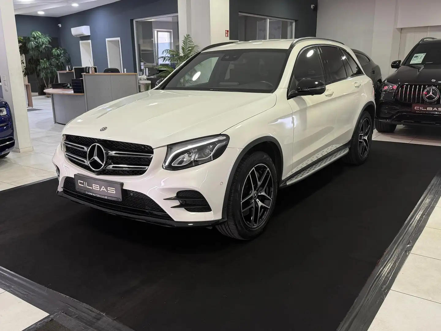 Mercedes-Benz GLC 350 d 4M AMG-LINE BURM*MEMO*360*AMBI*AIR*SHZ Weiß - 2