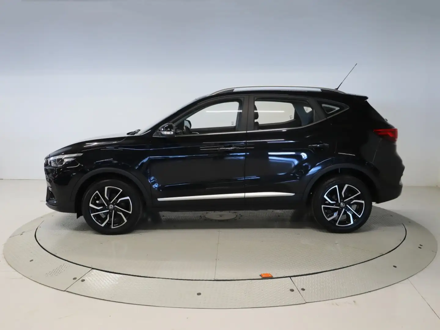 MG ZS 1.5 LUXURY 106 5P Negro - 2