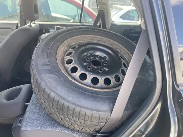 Toyota Rav4 view 15