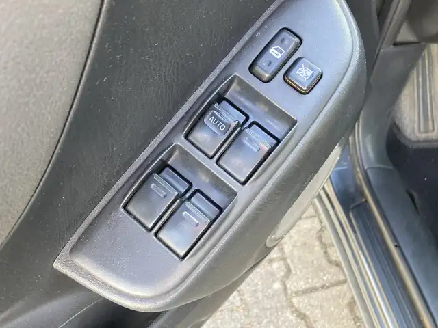 Toyota Rav4 view 6