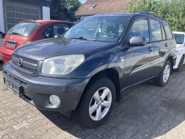 Toyota Rav4 view 2