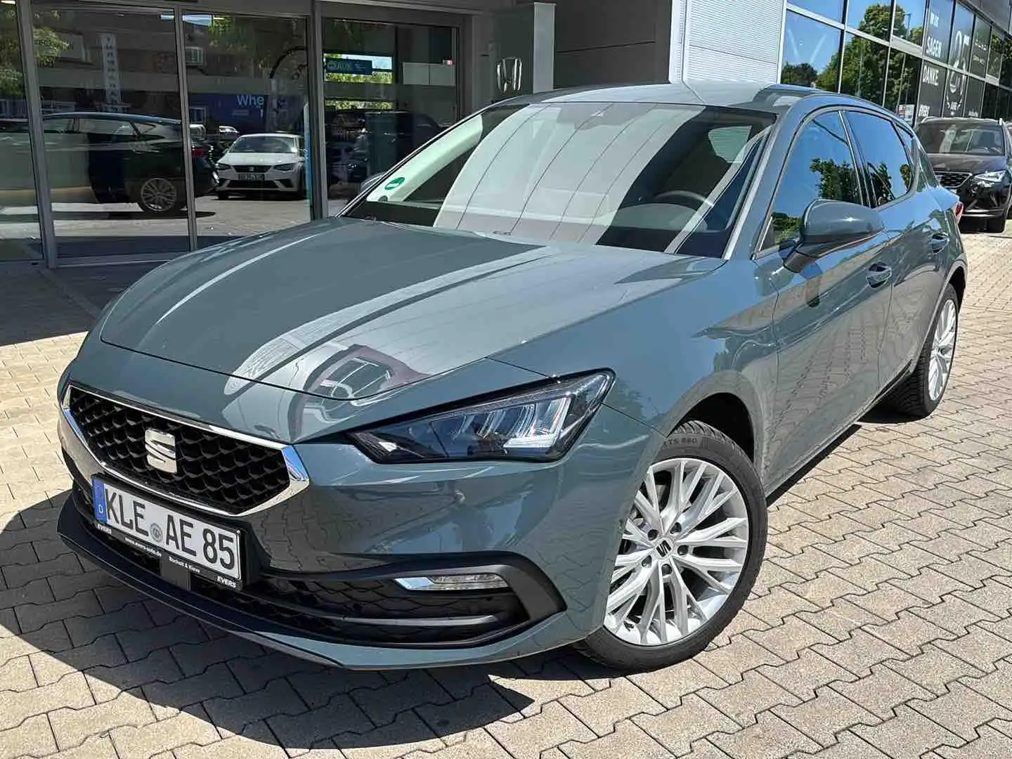 SEAT Leon Style Ed. 1.5 eTSI DSG NAVI ACC LED SITZH. Blau - 2