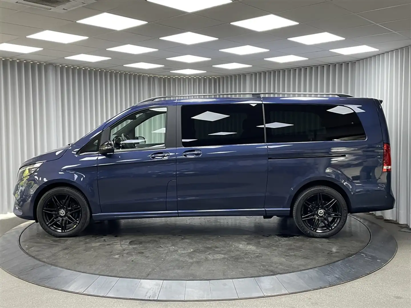 Mercedes-Benz V 250 4-Matic / L3 / Dubbel Cab / AMG Pack / Aut. / ACC Albastru - 2