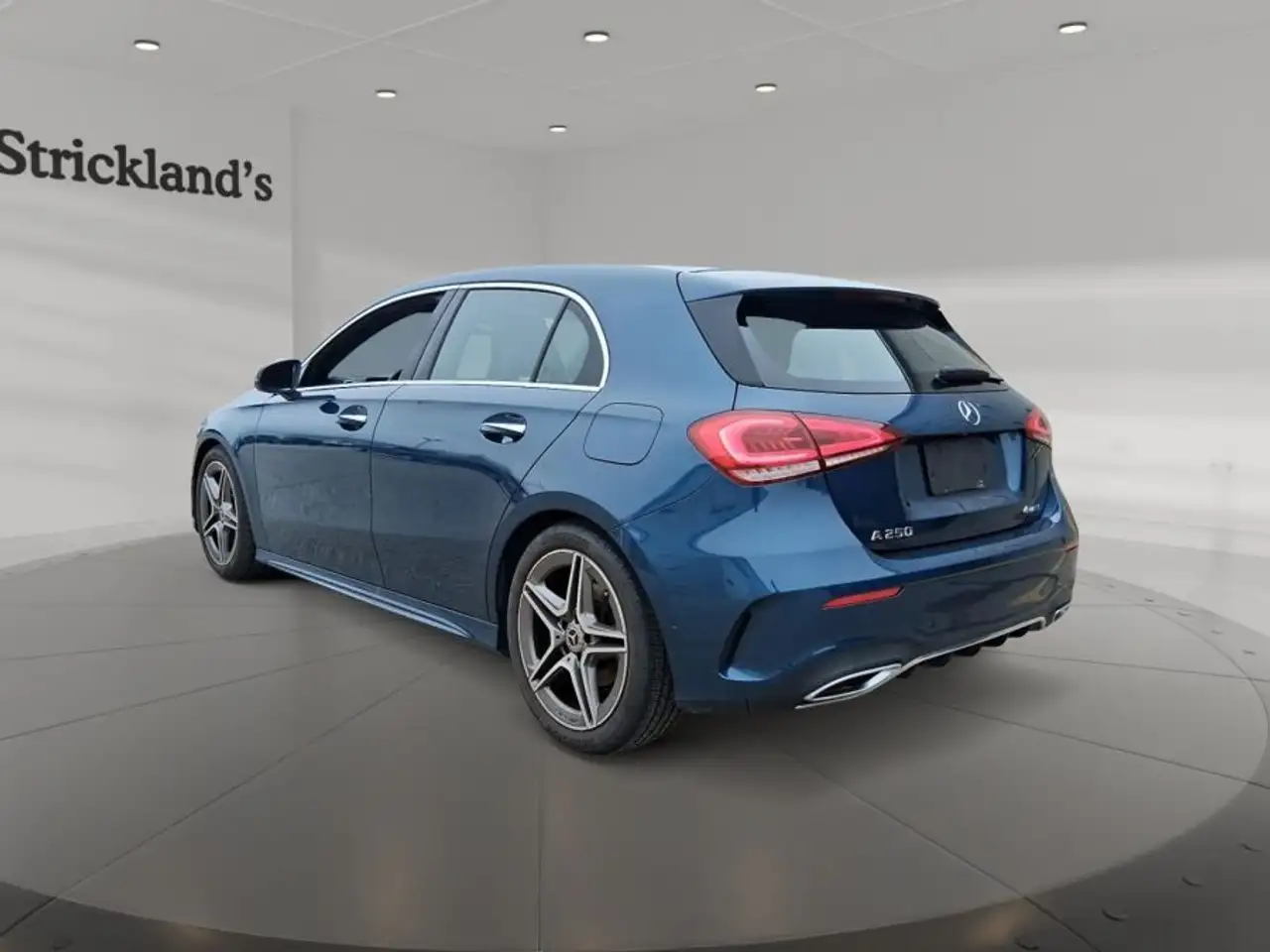 Mercedes-Benz A-Class снимка Mercedes-Benz A-Class