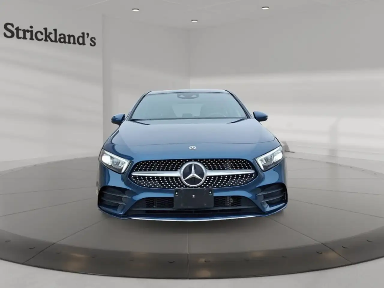 Mercedes-Benz A-Class снимка Mercedes-Benz A-Class
