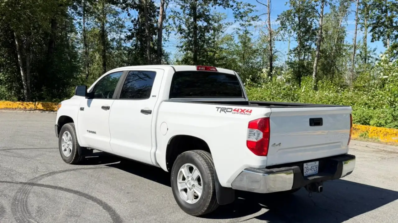 Toyota Tundra снимка Toyota Tundra