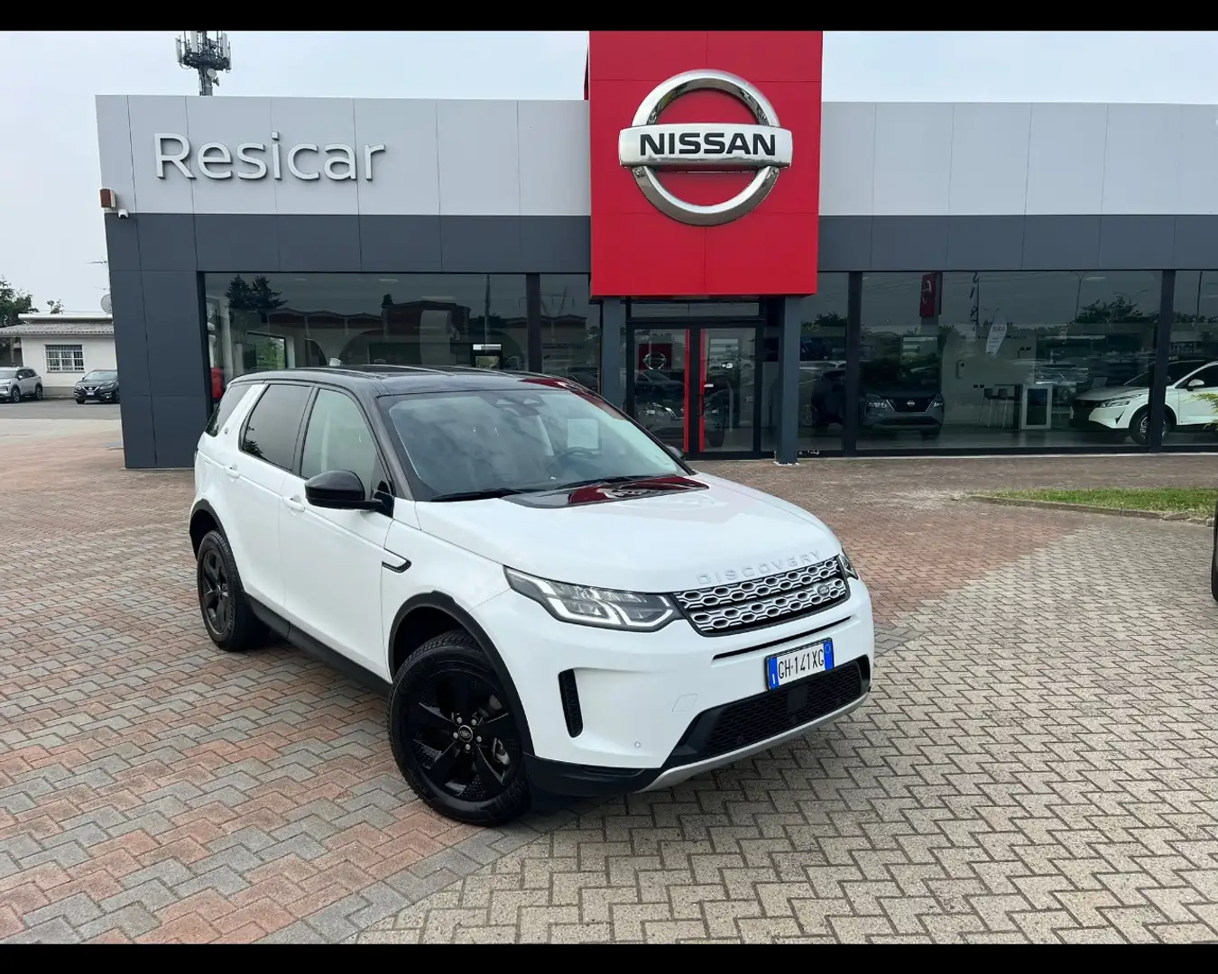 Land Rover Discovery Sport 2.0 D TD4 MHEV R-Dynamic S Weiß - 1