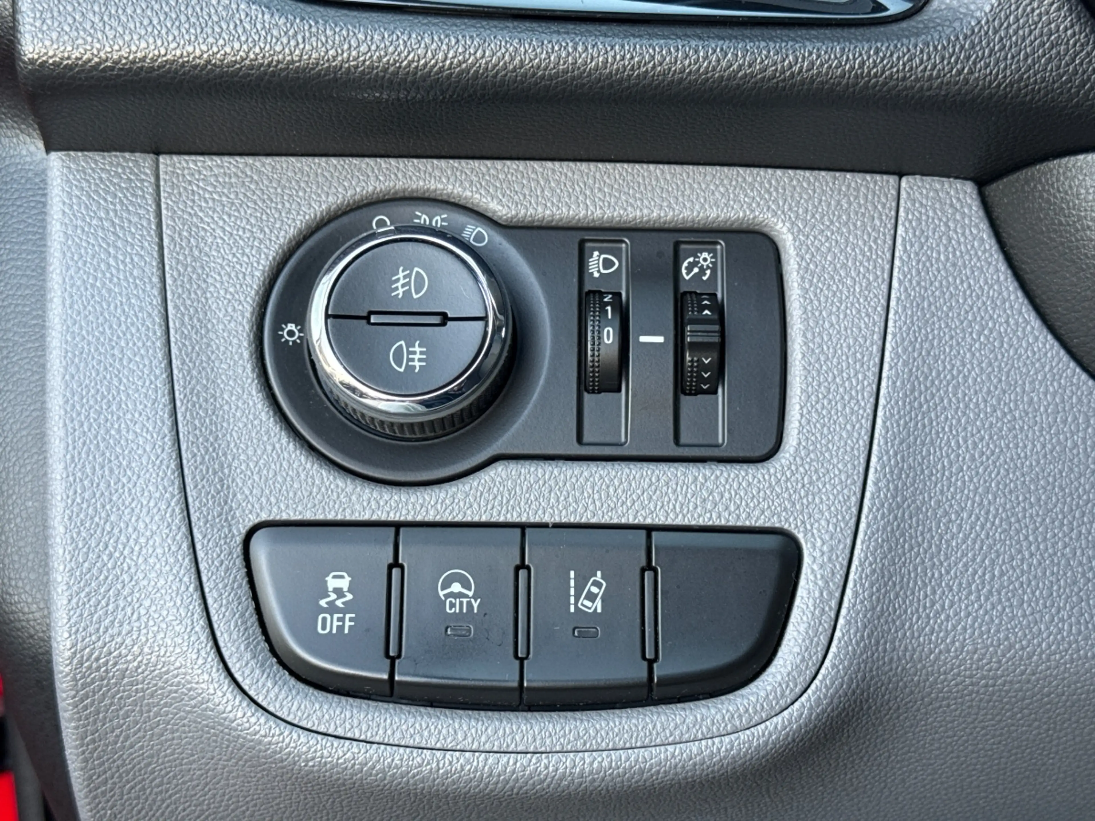 Opel Karl 1.0 ecoFLEX Cosmo — photo 14