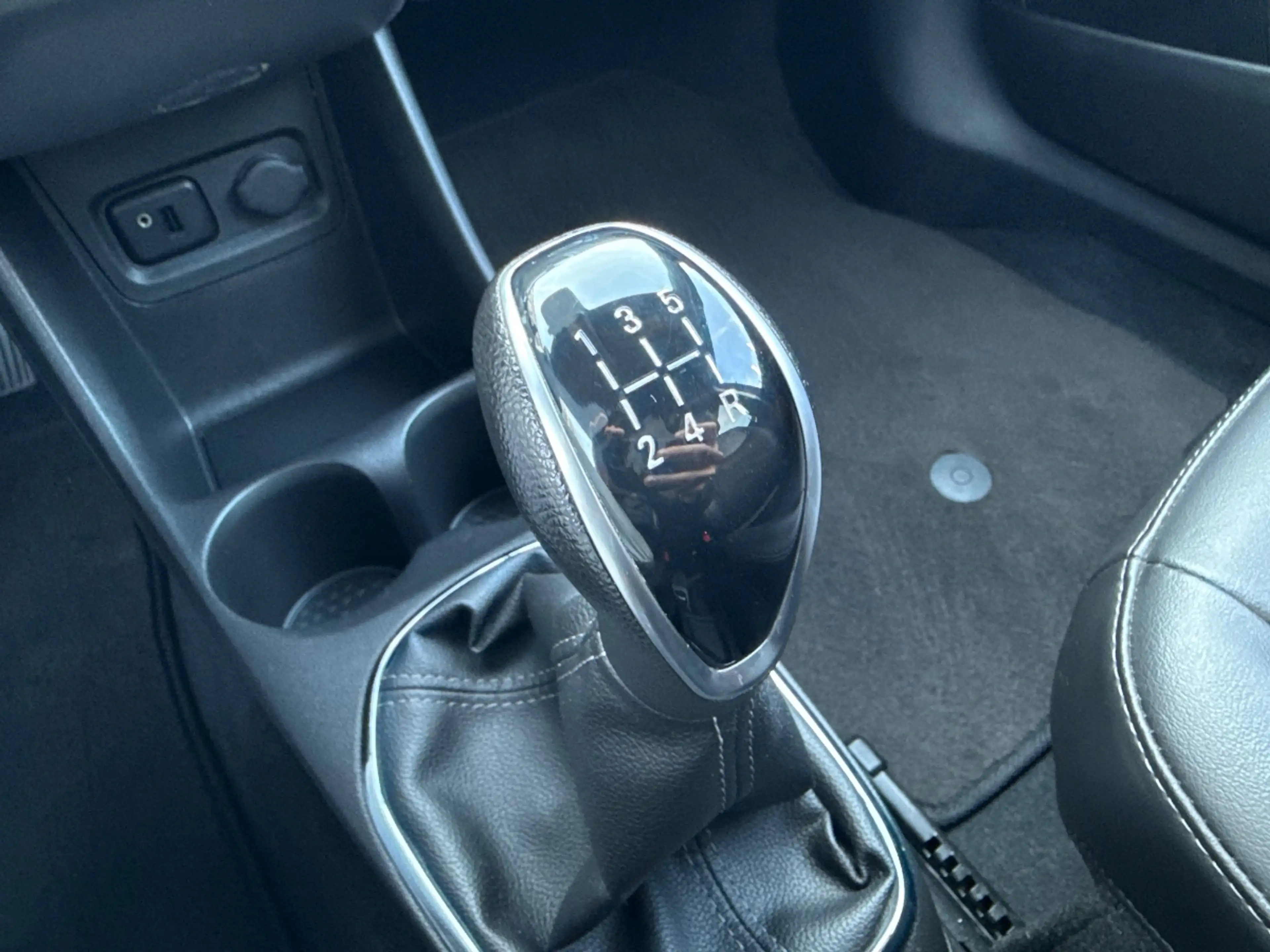 Opel Karl 1.0 ecoFLEX Cosmo — photo 12