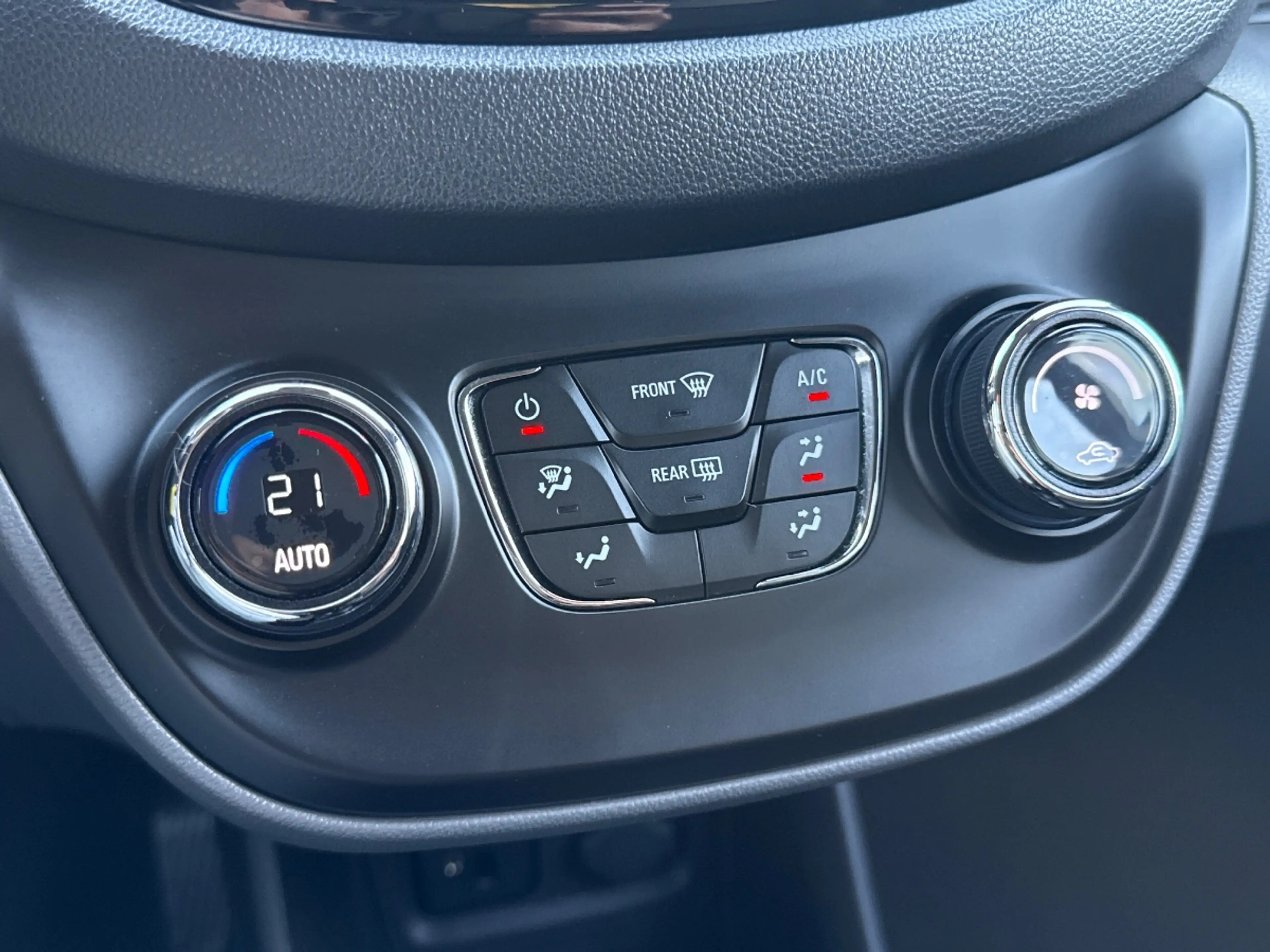 Opel Karl 1.0 ecoFLEX Cosmo — photo 11
