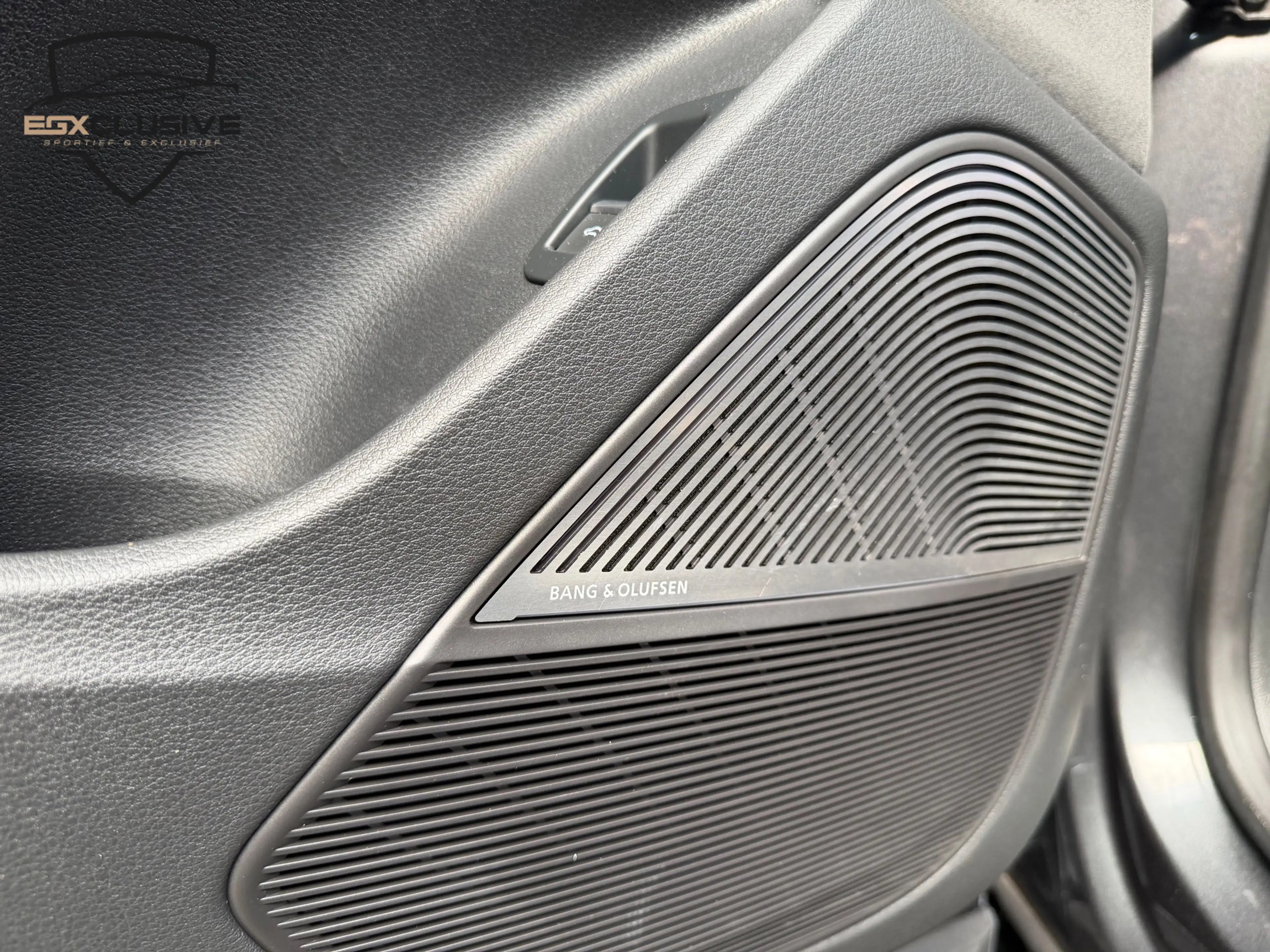 Audi SQ8 4.0 TDI Quattro Ceramic/Pano/B&O3D/HUD/4WSturing — photo 32