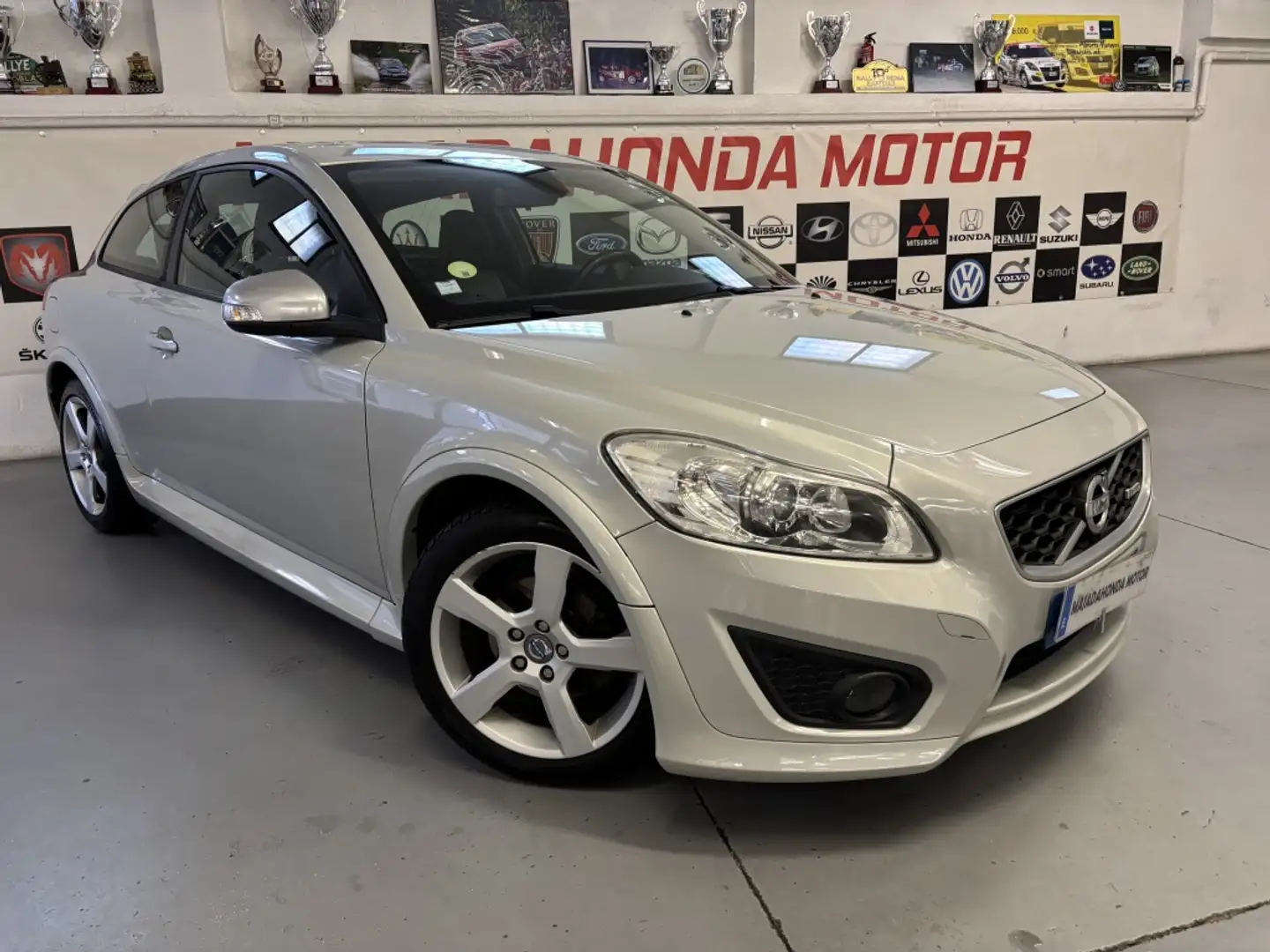 Volvo C30 1.6D DRIVe Momentum 115 Gris - 2