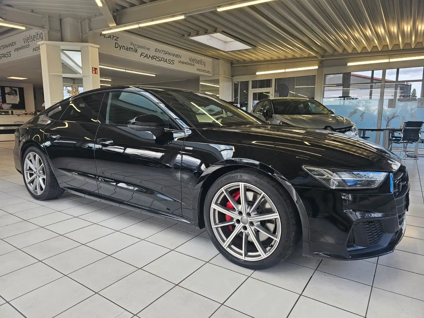 Audi A7 Sportback 55 TFSIe quattro S-Line HD-MATRIX Black - 1