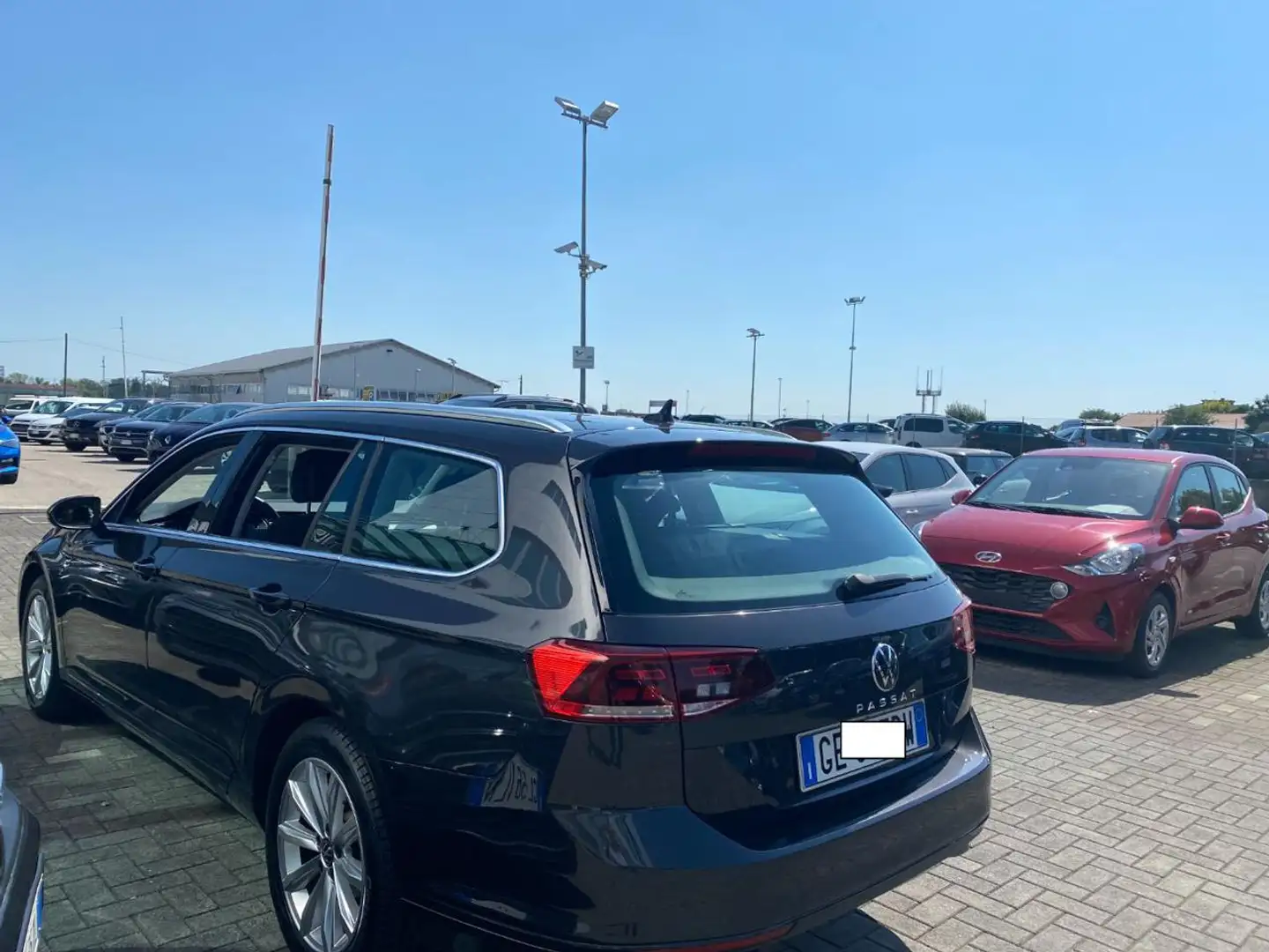Volkswagen Passat Variant 2.0 TDI SCR EVO dsg Business Gris - 1